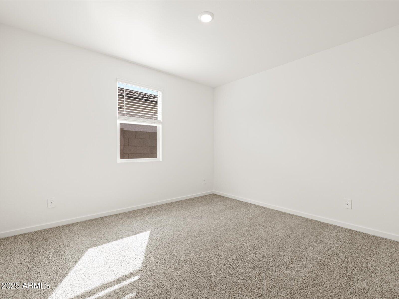 17703 W SOUTHGATE Avenue