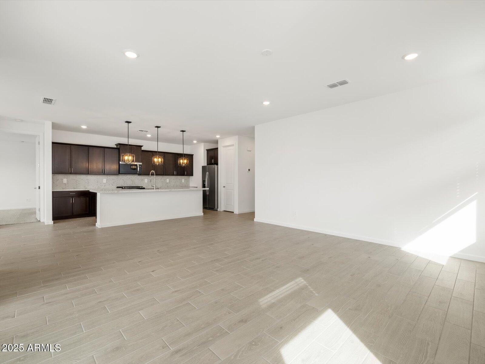 17703 W SOUTHGATE Avenue