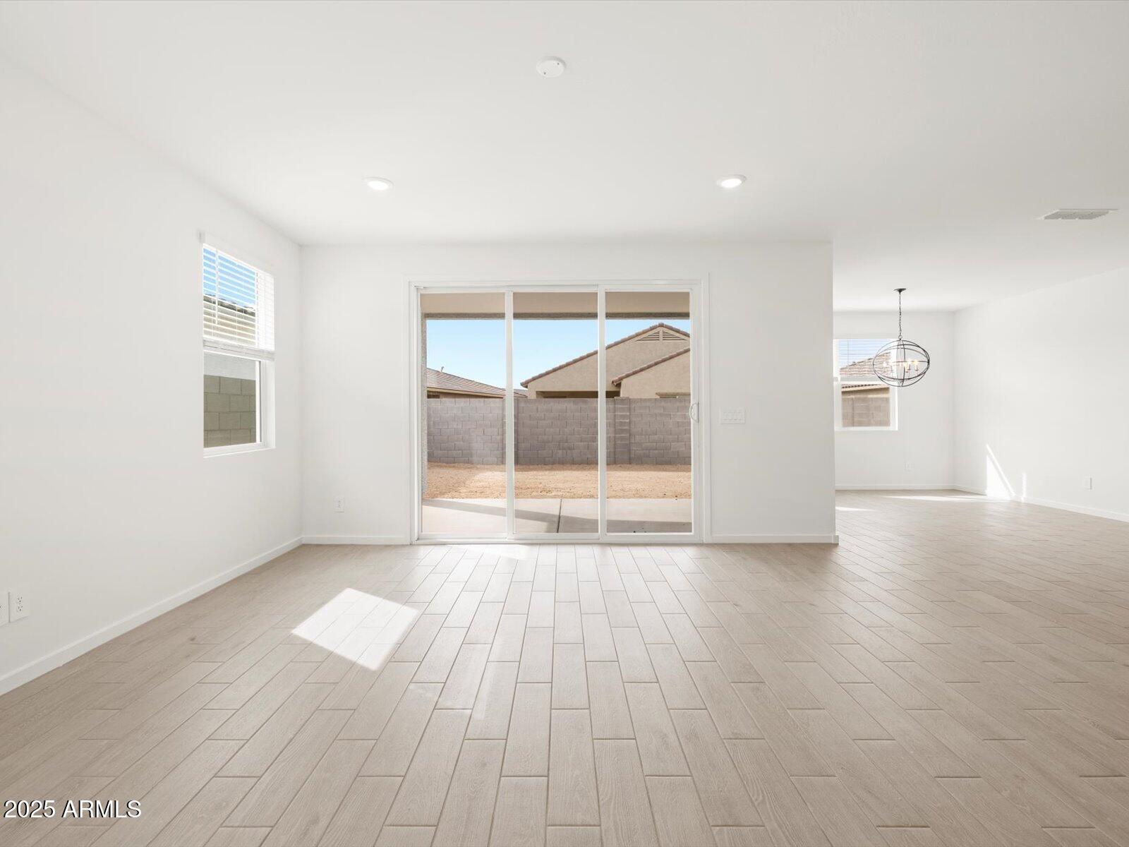 17703 W SOUTHGATE Avenue