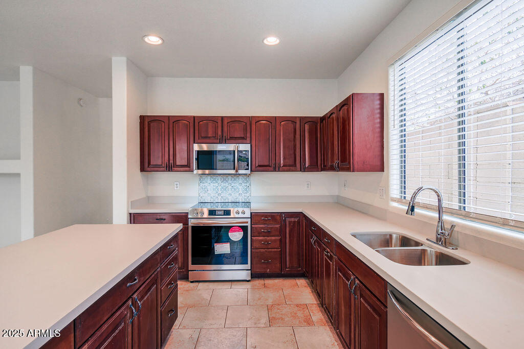 17427 W ROCK WREN Court