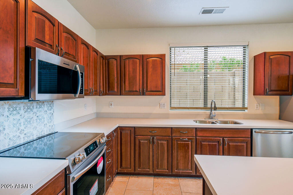 17427 W ROCK WREN Court