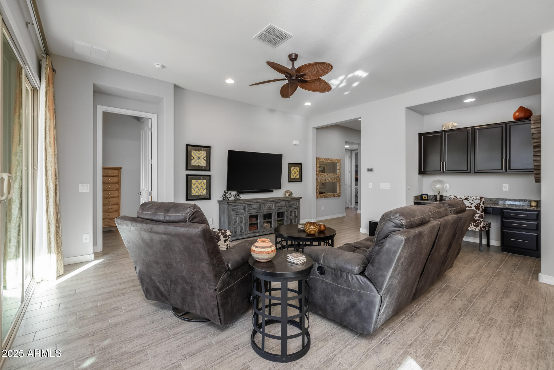 2653 E MARCOS Drive