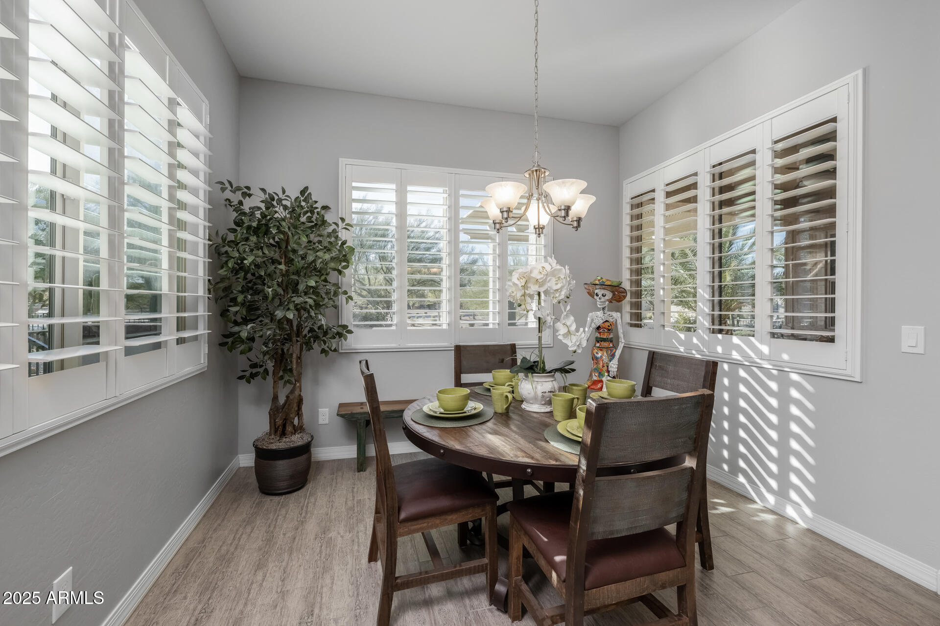 2653 E MARCOS Drive