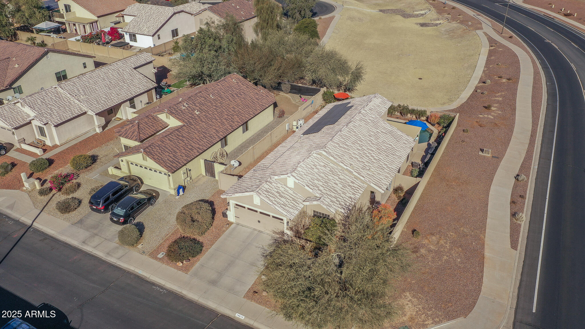 24810 W HUNTINGTON Drive