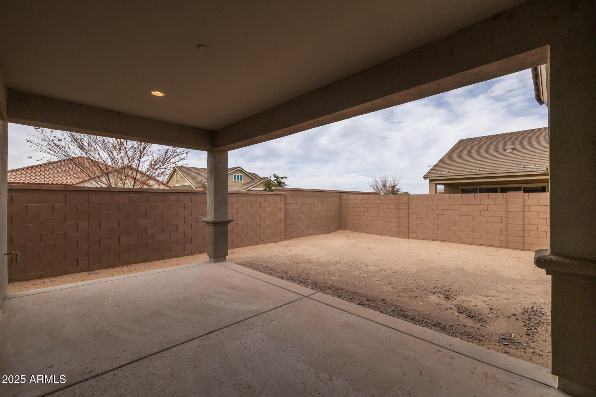 22878 E CARRIAGE Way