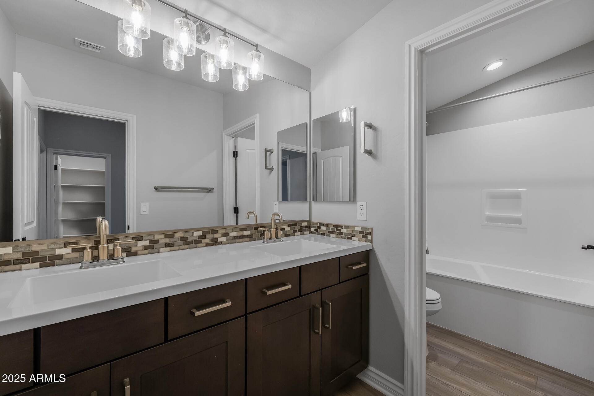 22878 E CARRIAGE Way