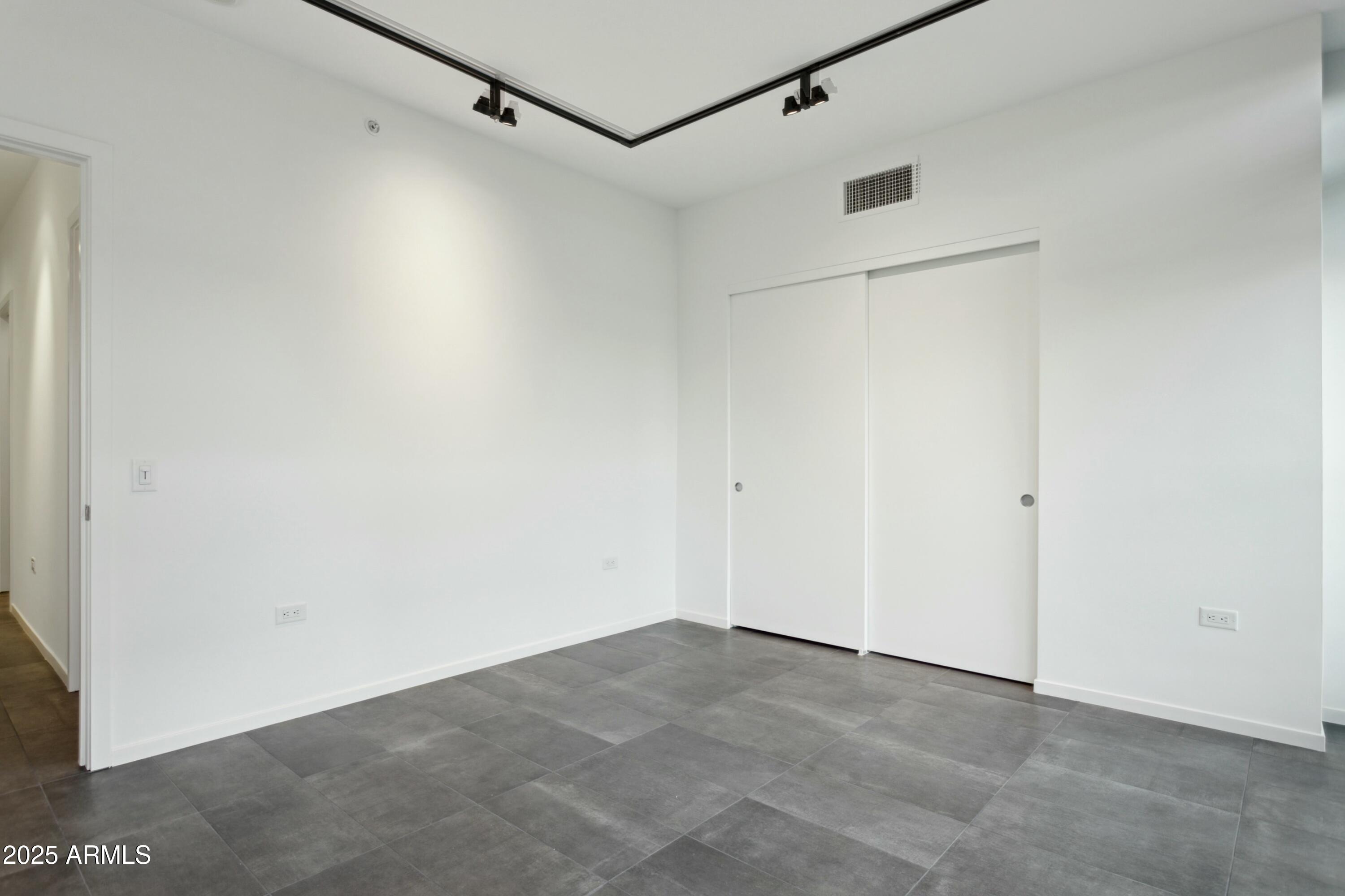 7120 E KIERLAND Boulevard, 218