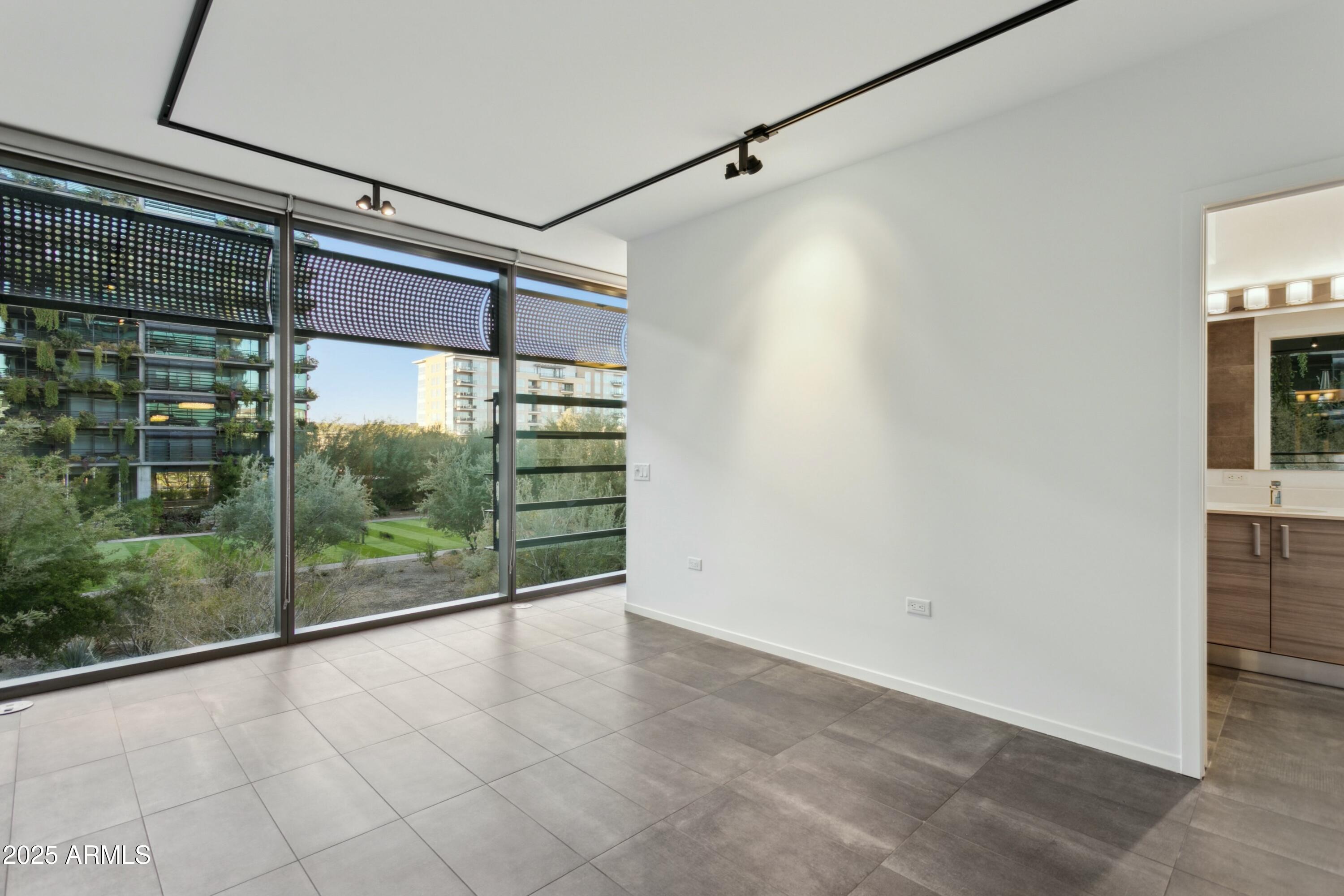 7120 E KIERLAND Boulevard, 218
