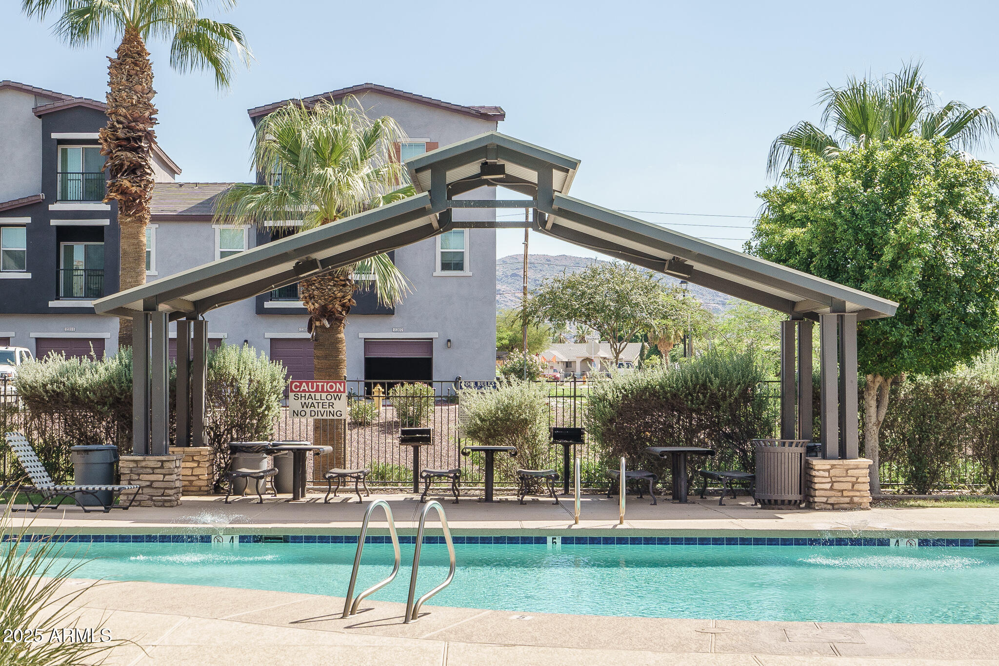 2324 E HUNTINGTON Drive