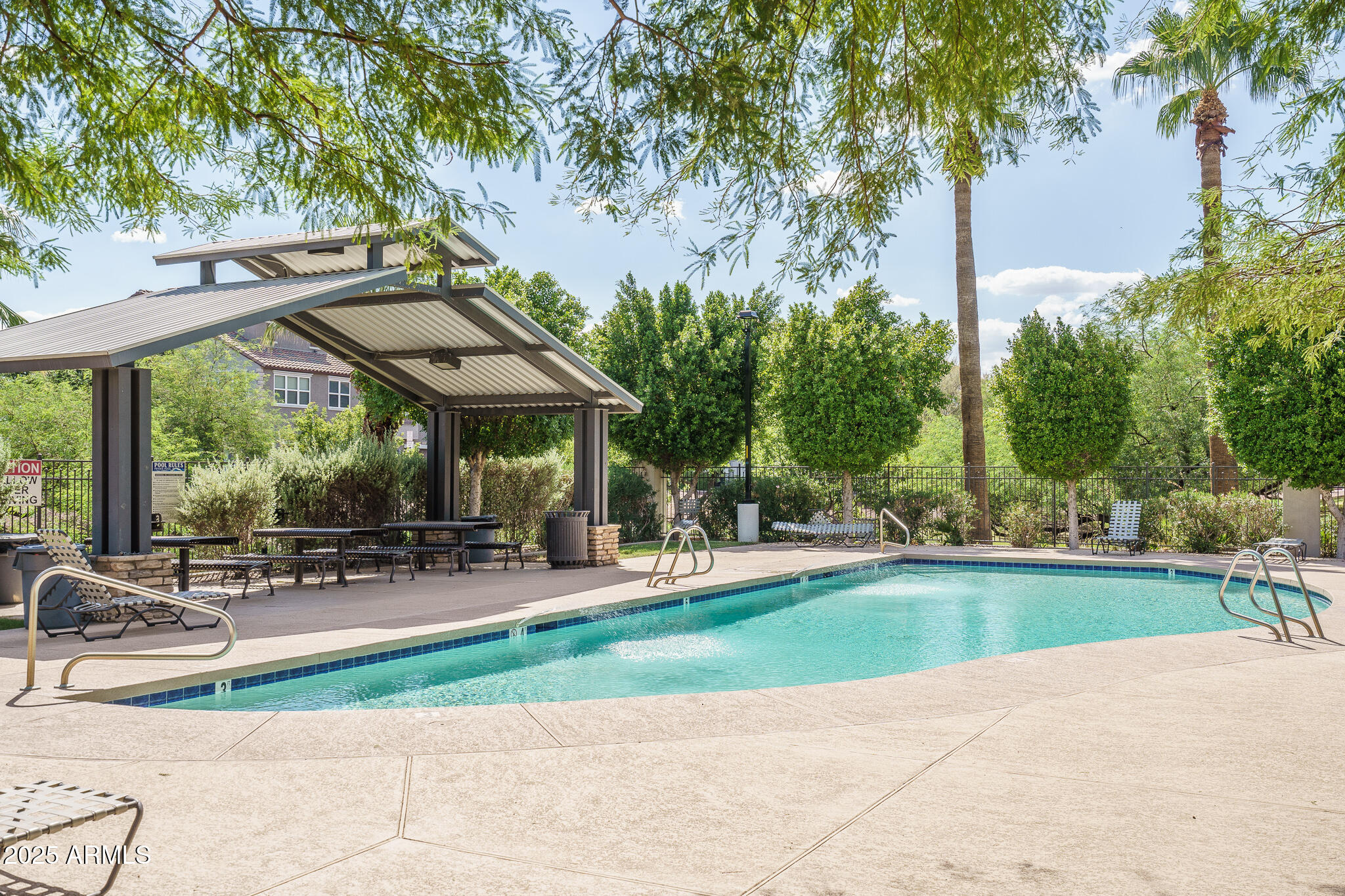 2324 E HUNTINGTON Drive