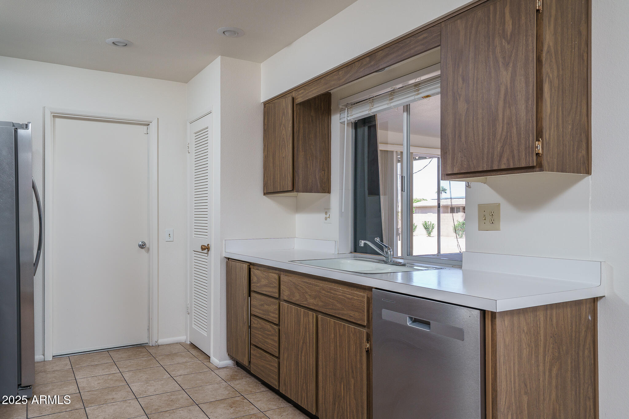 11072 W PLEASANT VALLEY Road