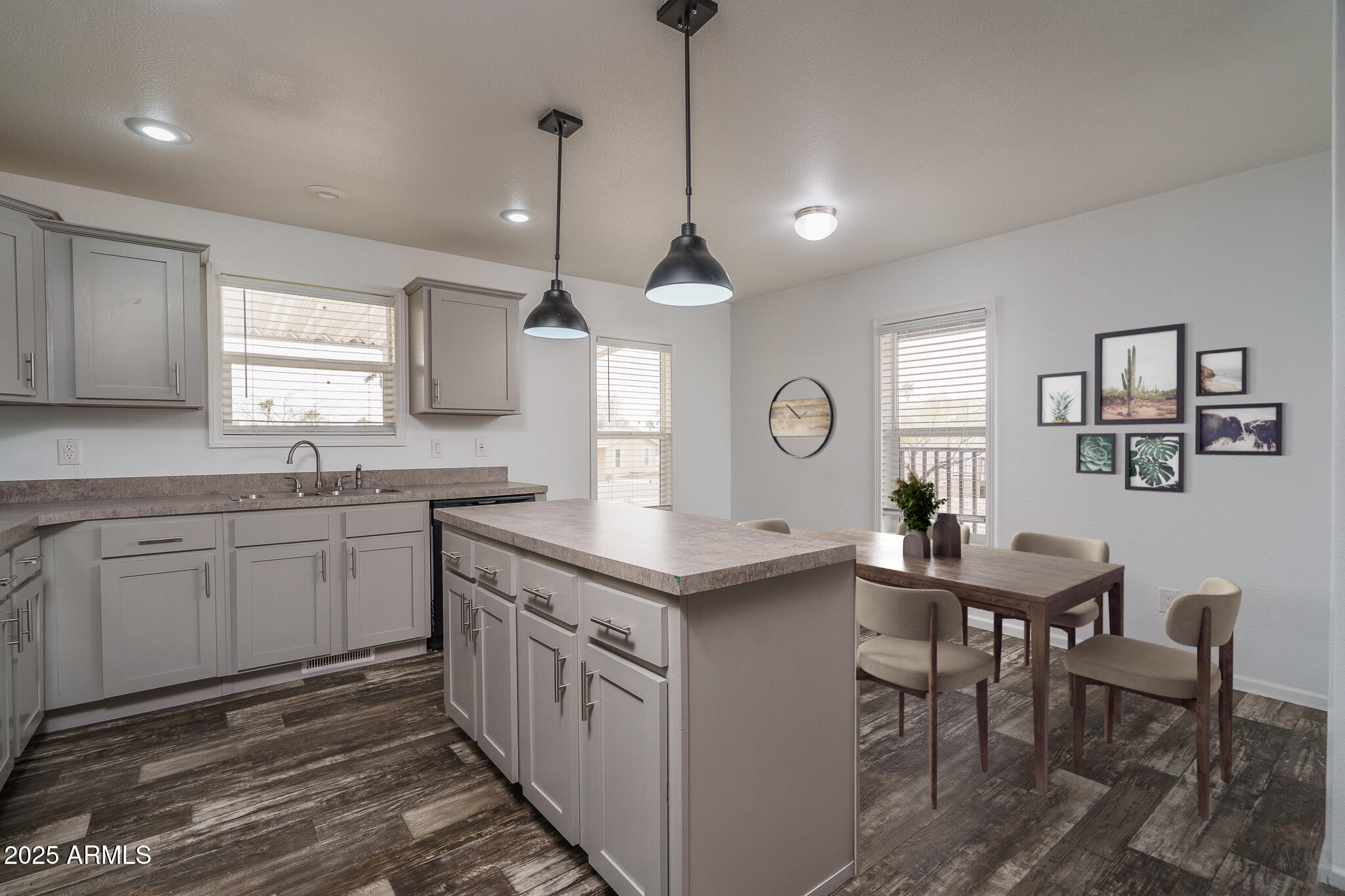 2000 S APACHE Road, 241