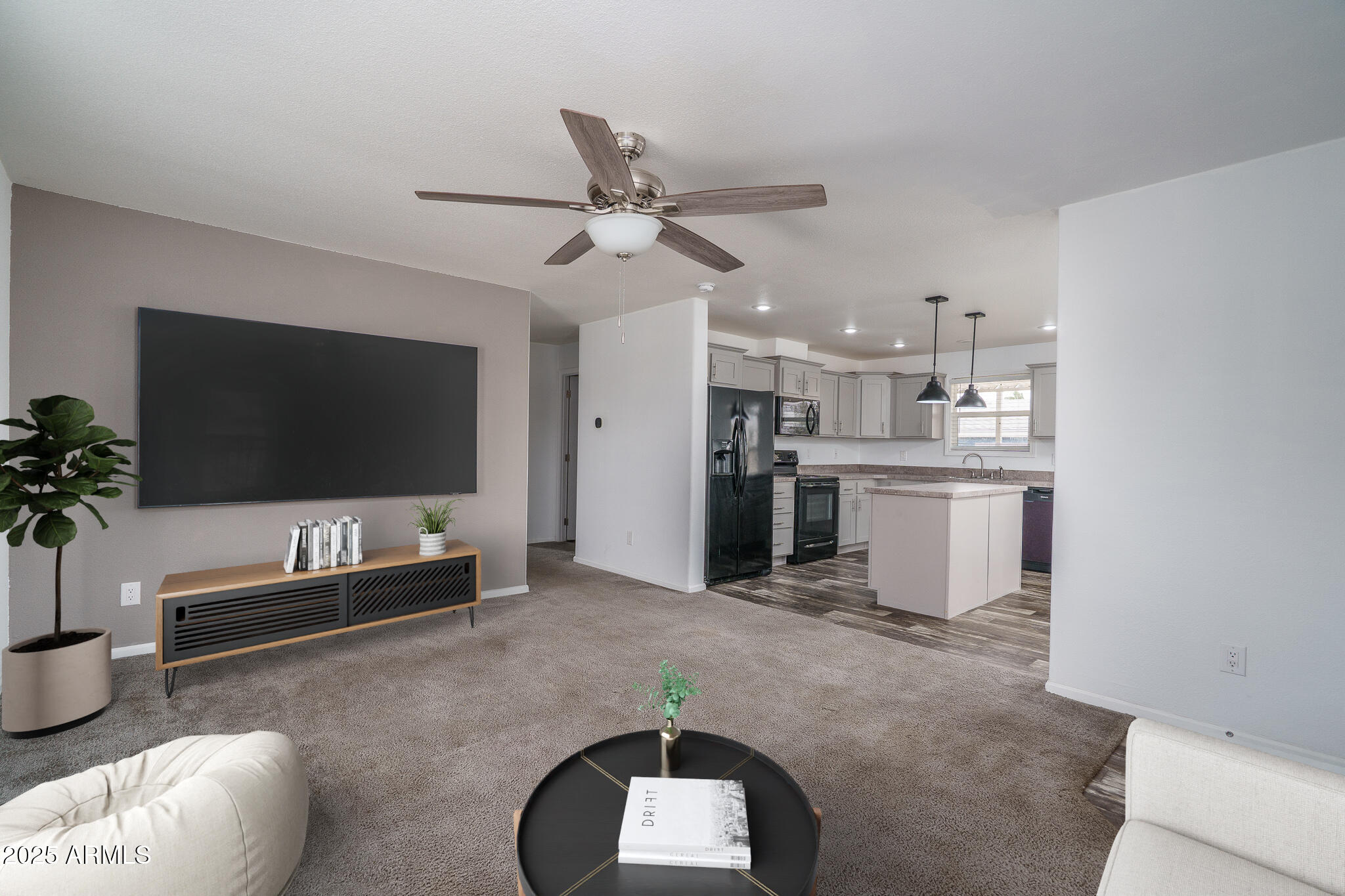 2000 S APACHE Road, 241