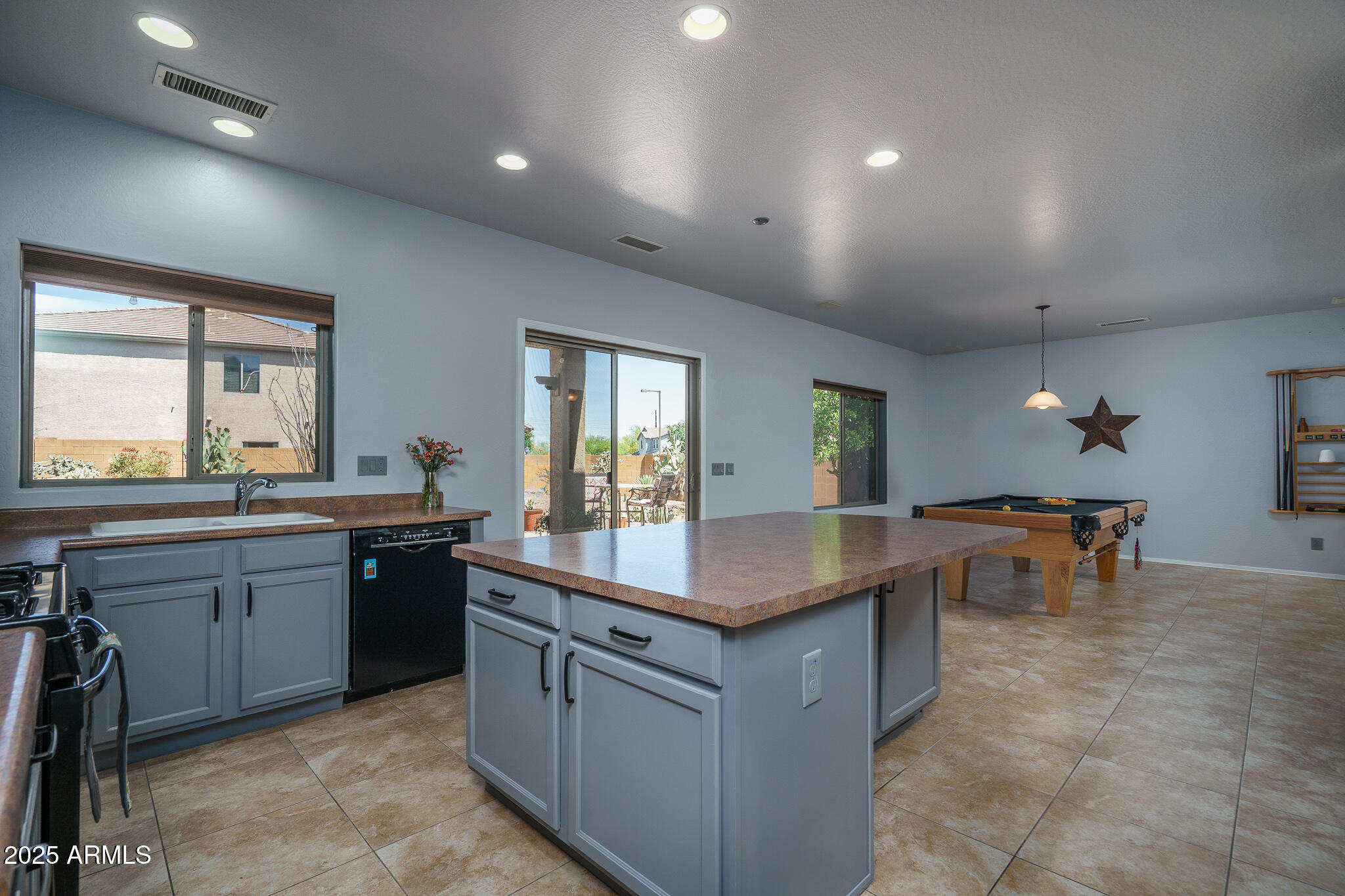 26062 W POTTER Drive