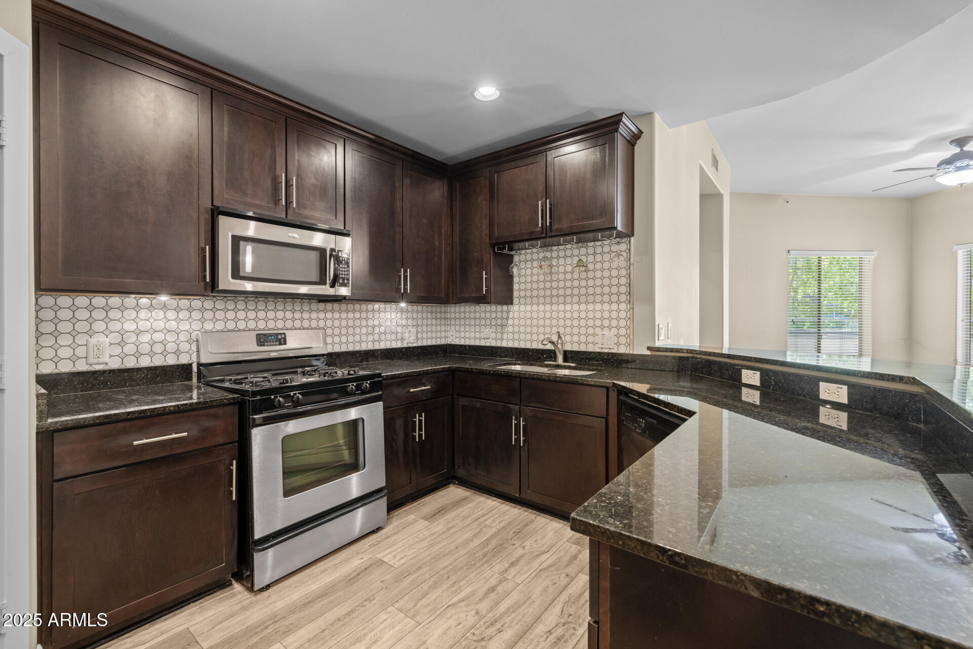 945 E PLAYA DEL NORTE Drive, 1022