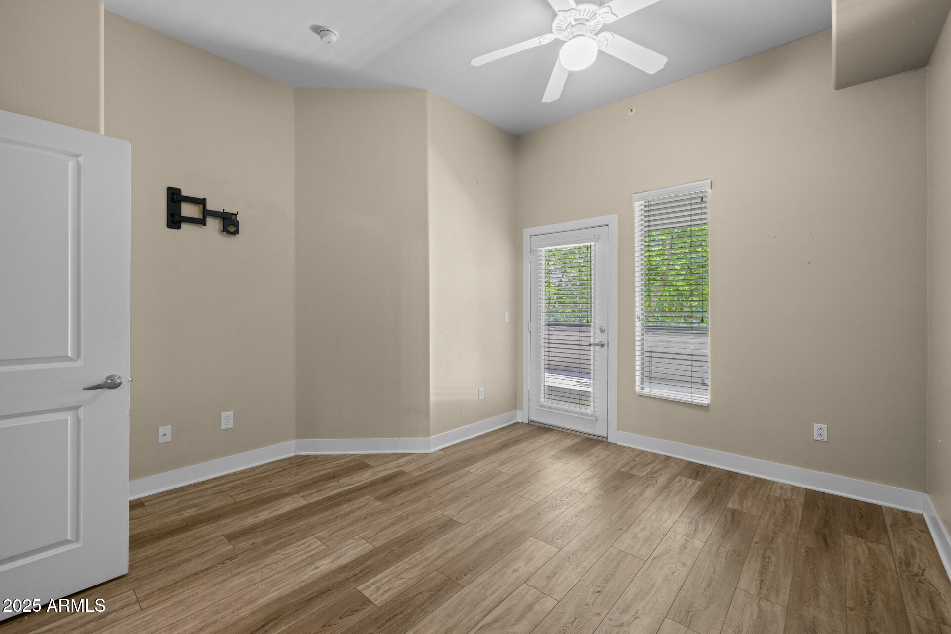 945 E PLAYA DEL NORTE Drive, 1022