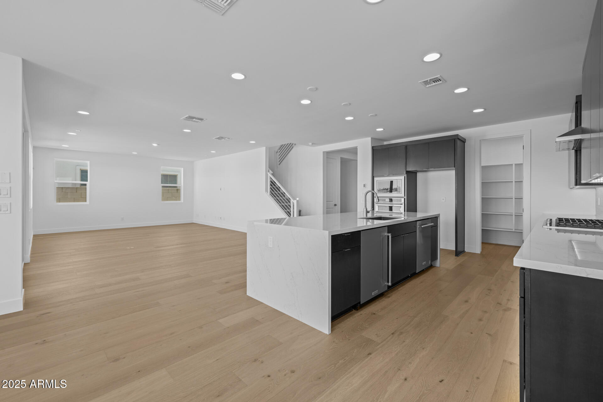 10236 E UTAH Avenue