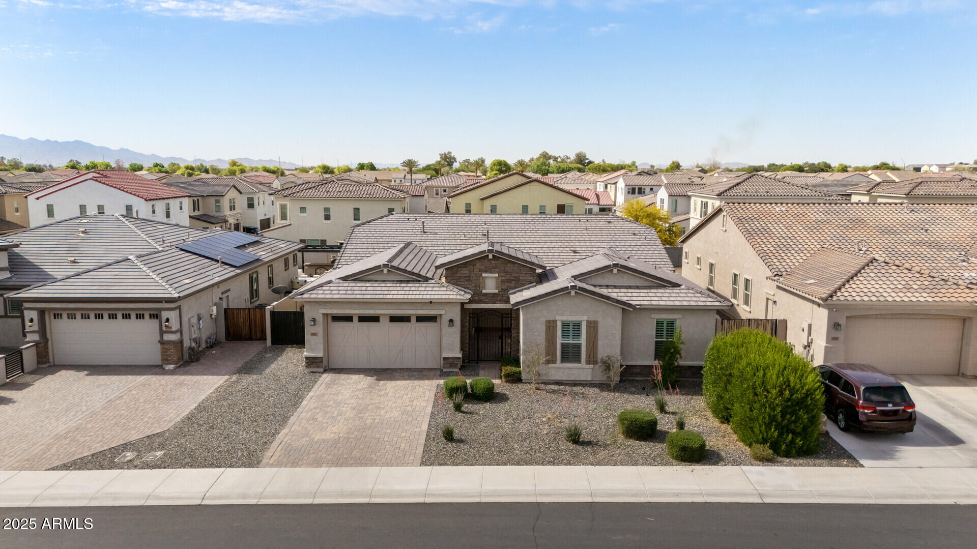 18929 W WINDSOR Boulevard