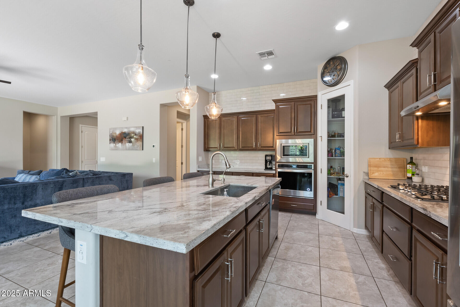 18929 W WINDSOR Boulevard