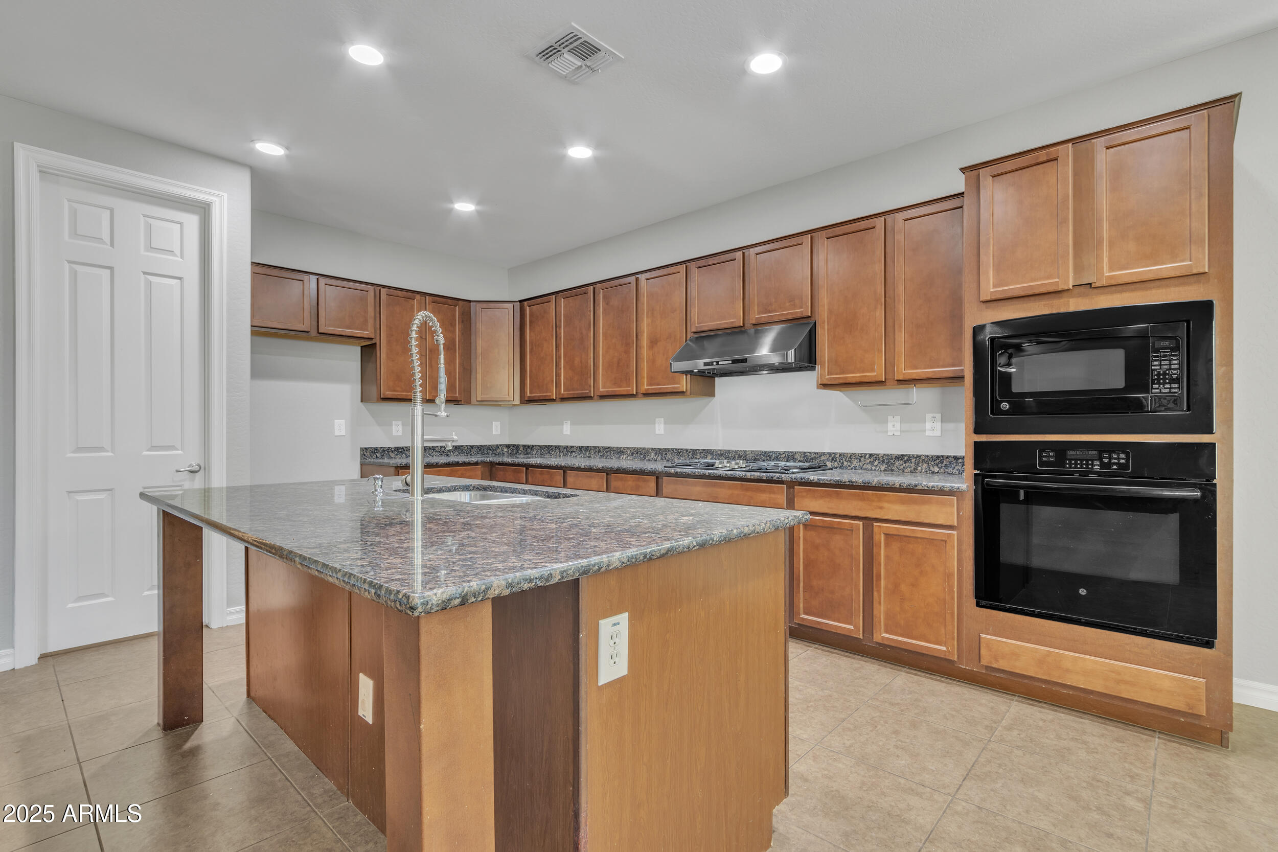 1258 W PLANE TREE Avenue