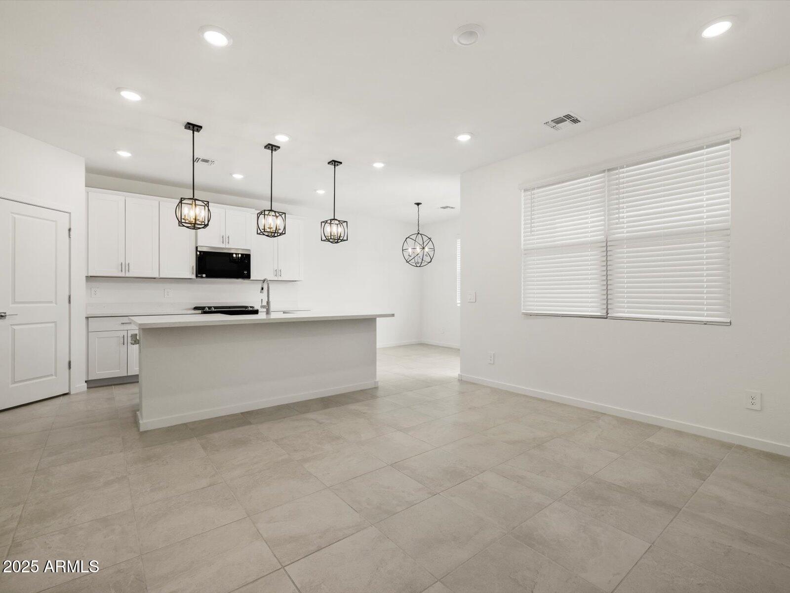 16005 W BRONCO Trail, Surprise