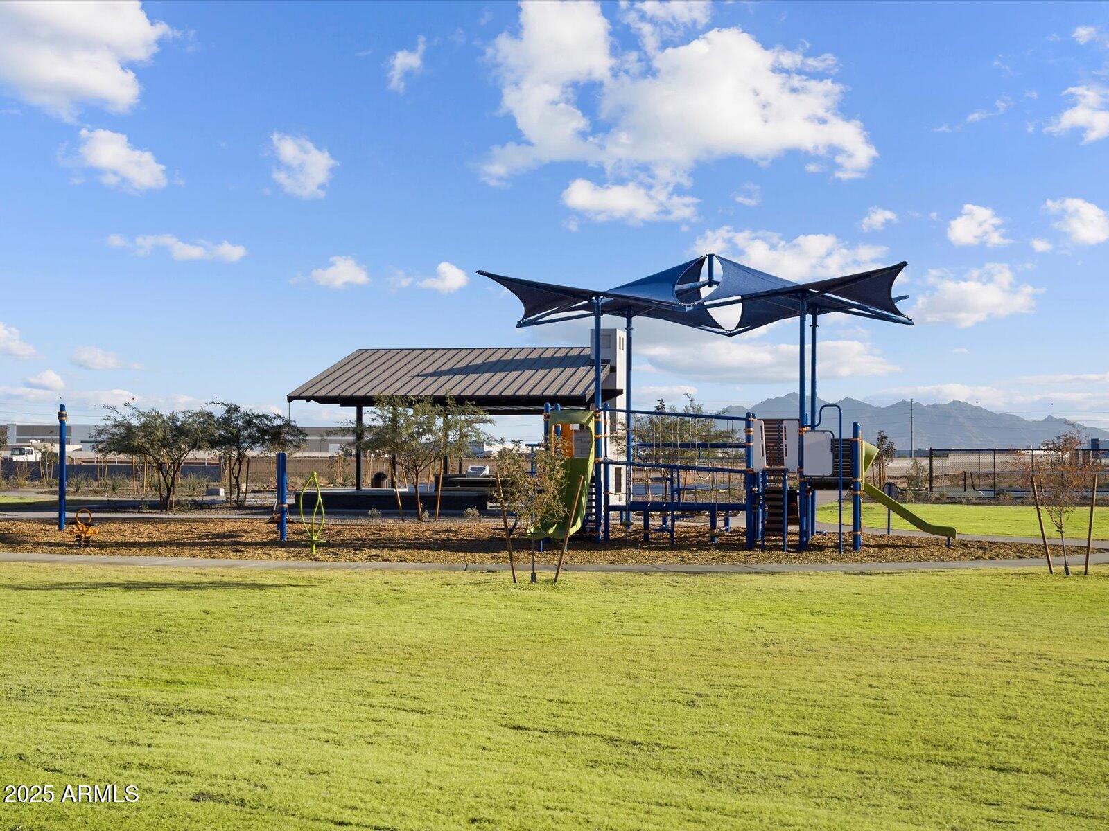 17567 W PIERSON Street