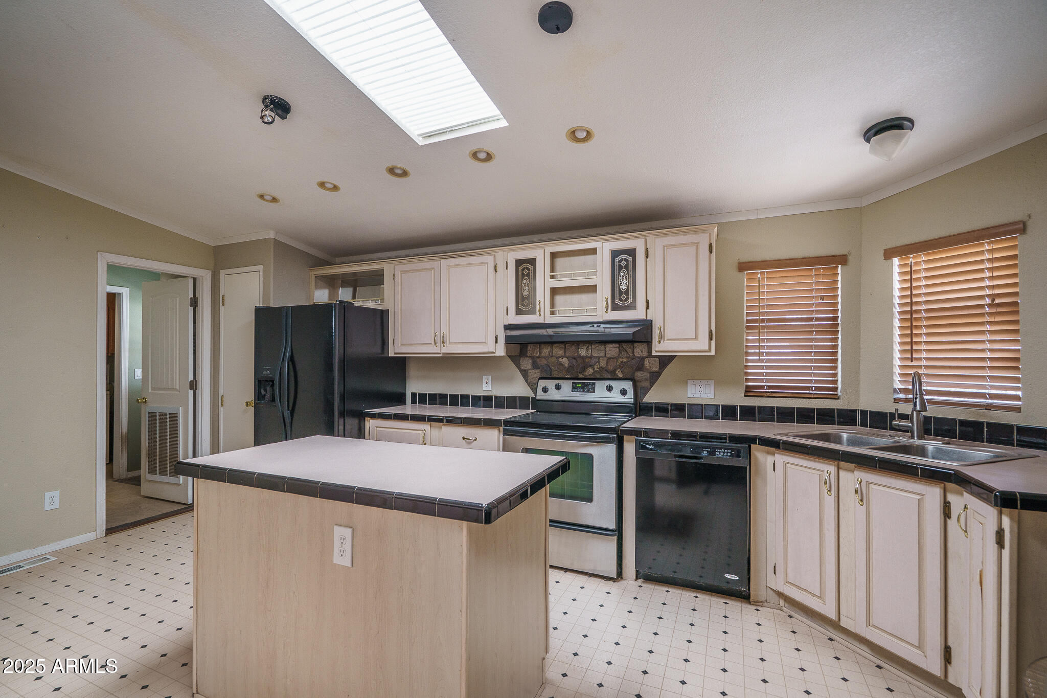 16931 W BARWICK Drive