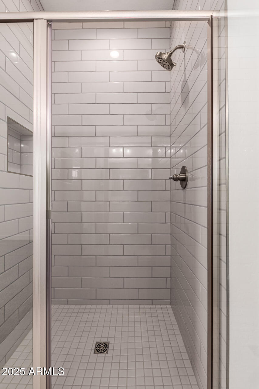 18676 E HELIAN Drive