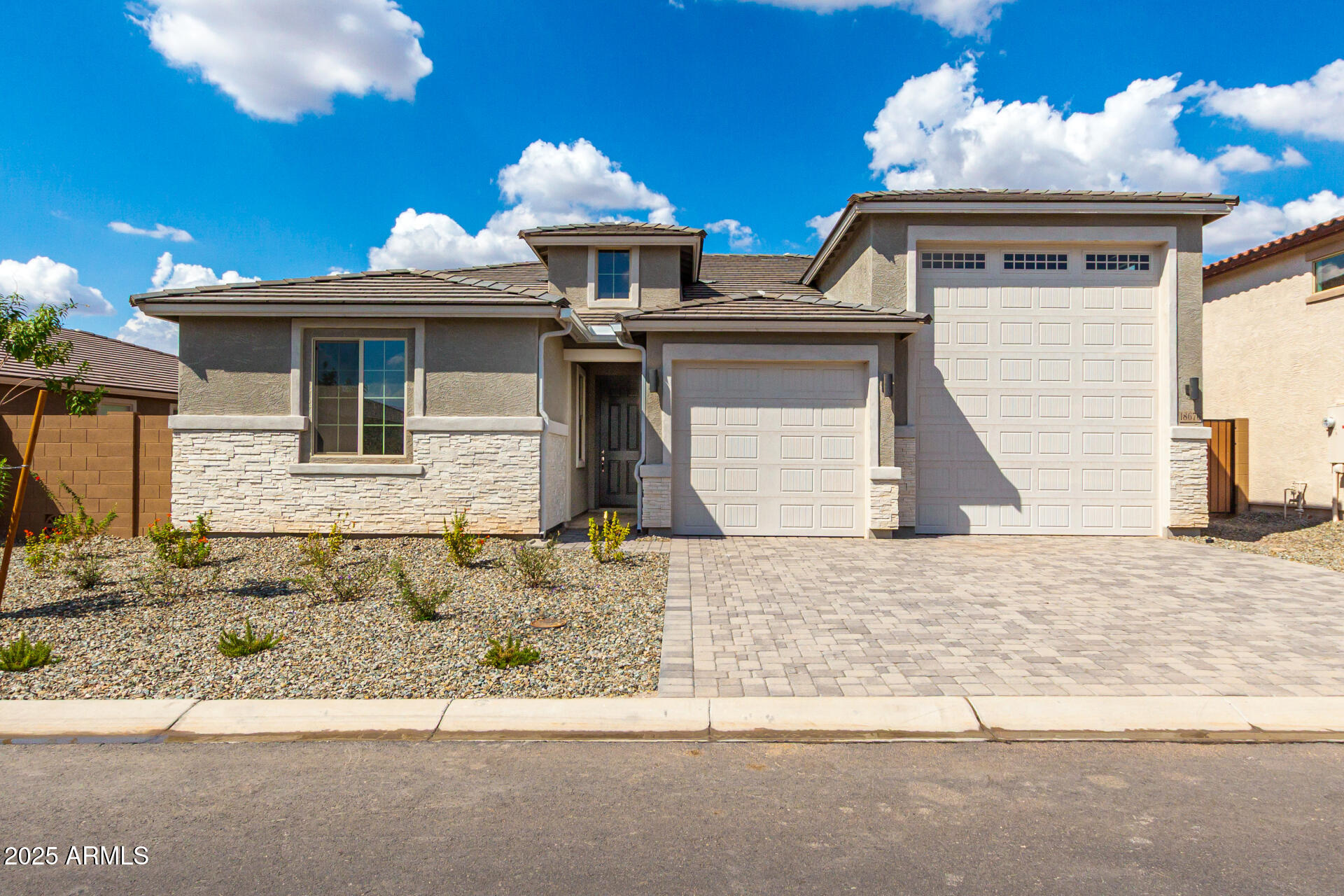 18676 E HELIAN Drive