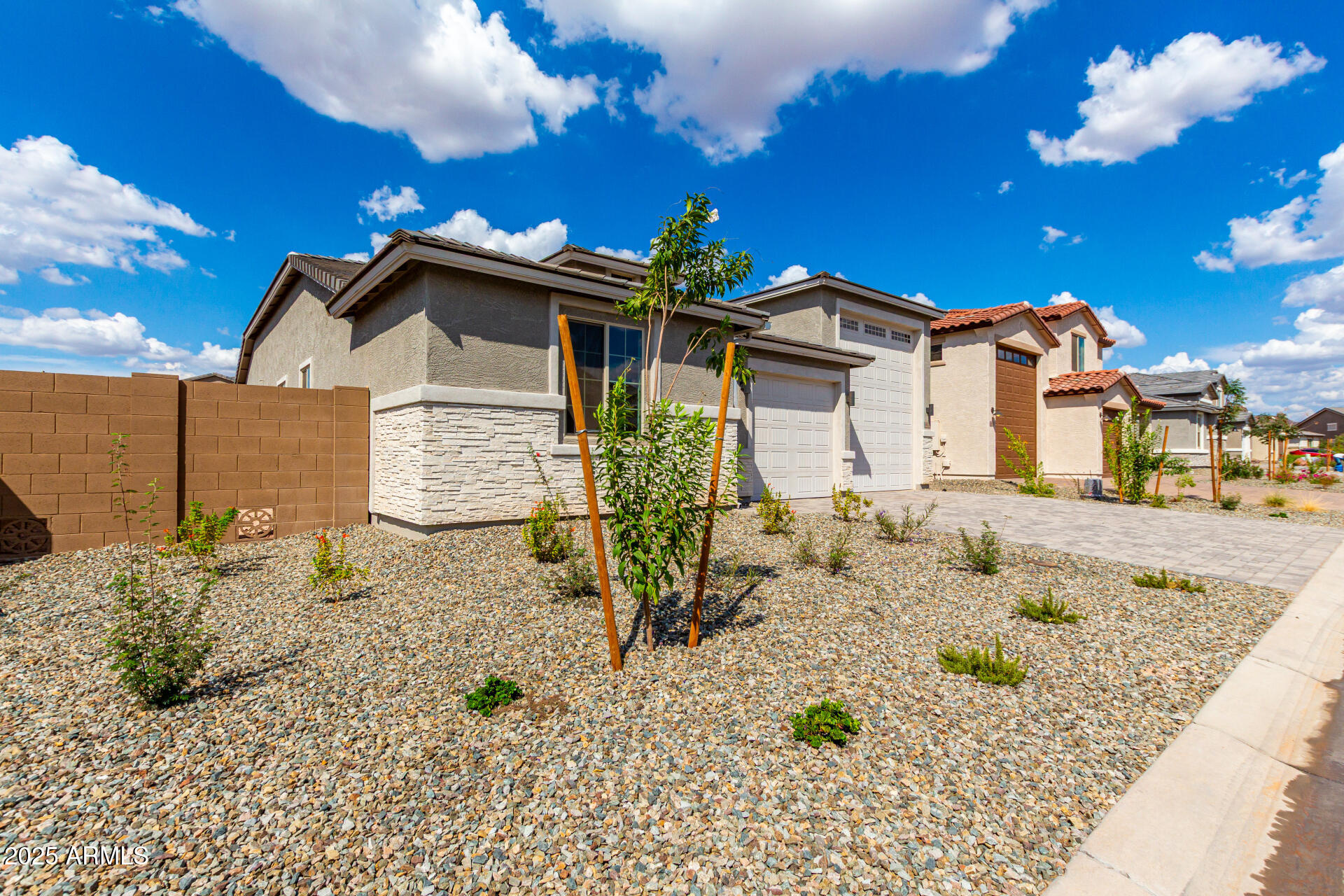 18676 E HELIAN Drive