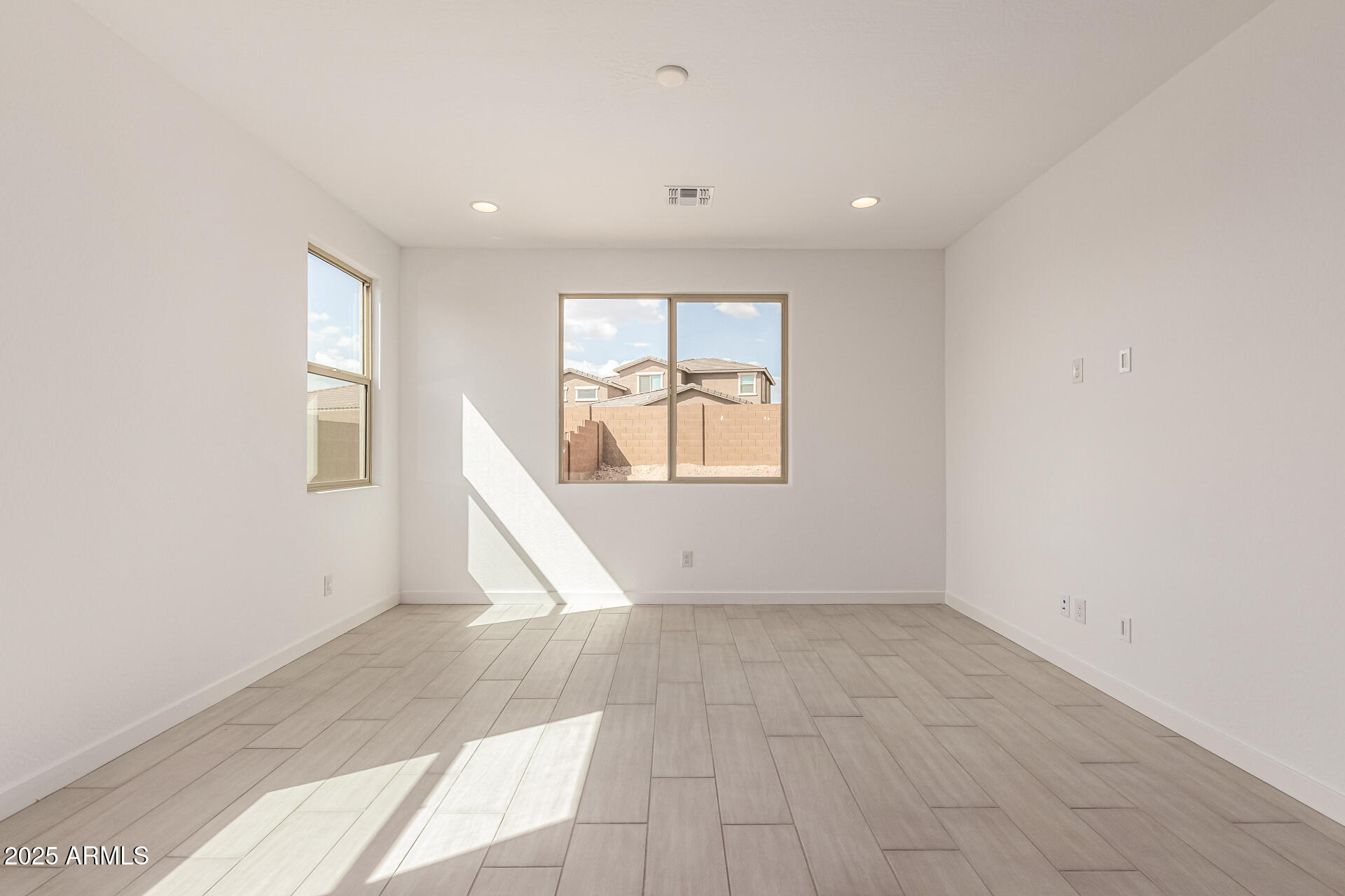 18676 E HELIAN Drive