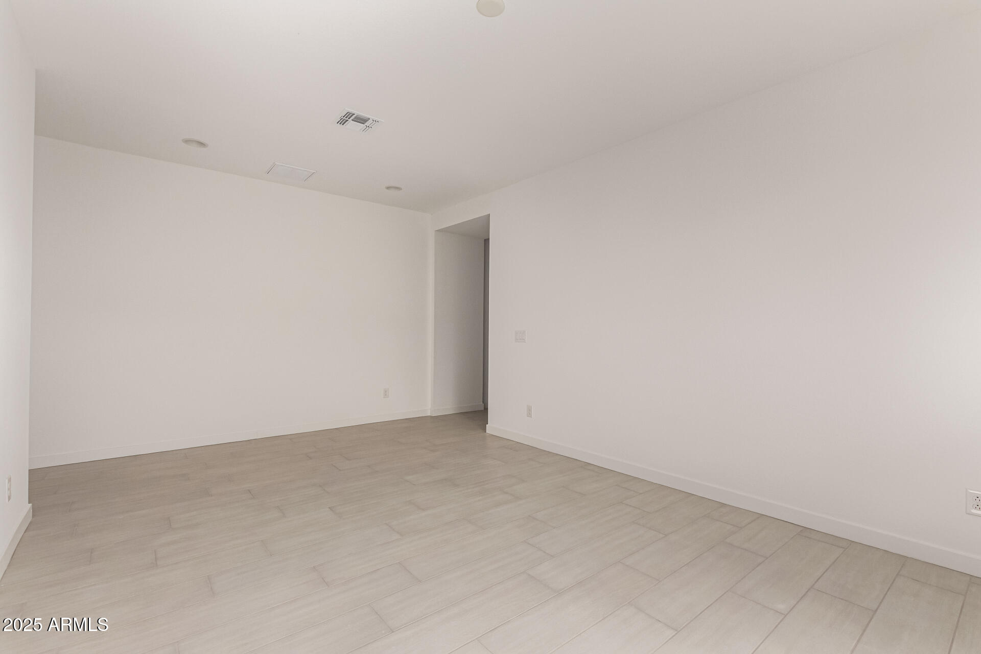 18676 E HELIAN Drive