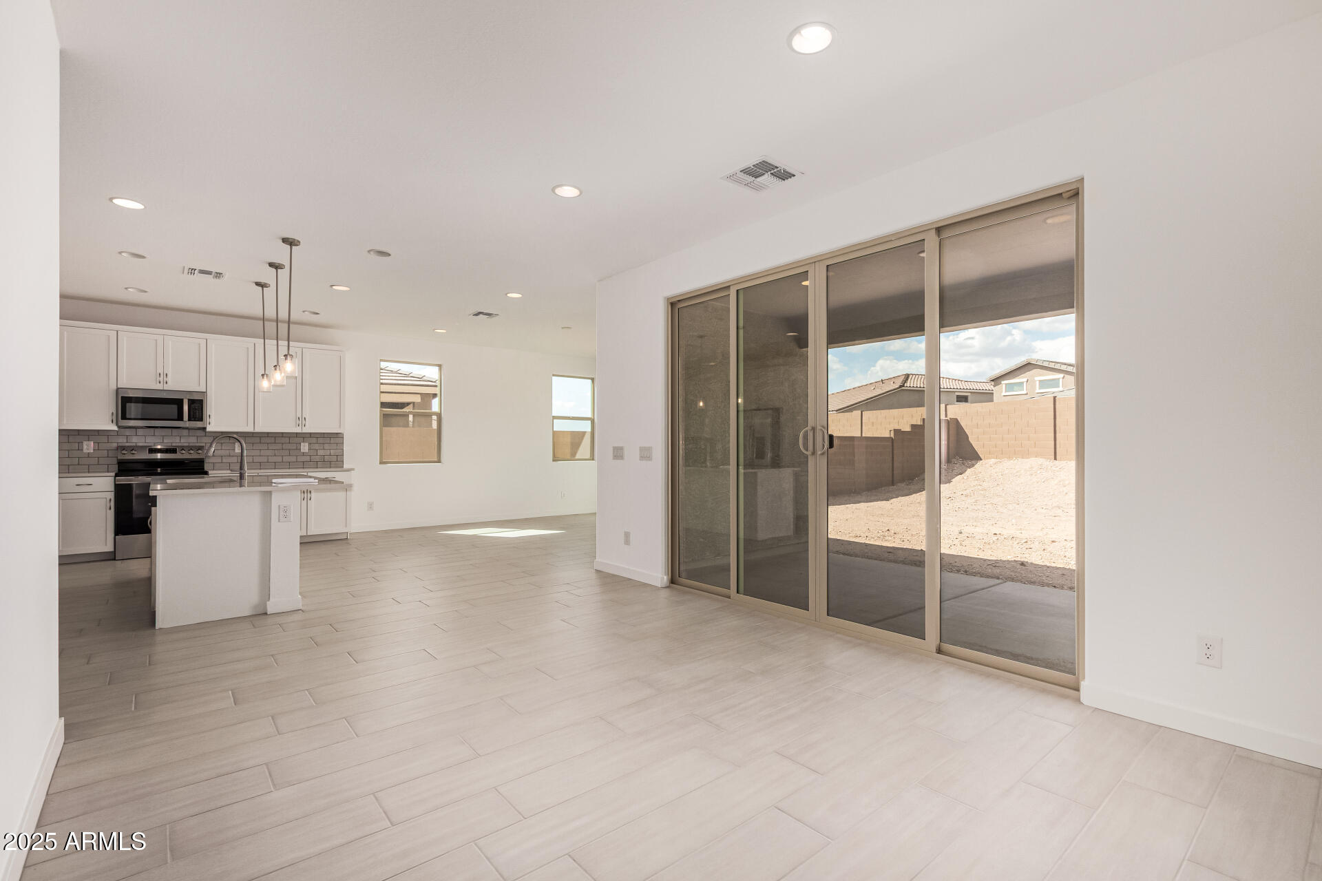 18676 E HELIAN Drive