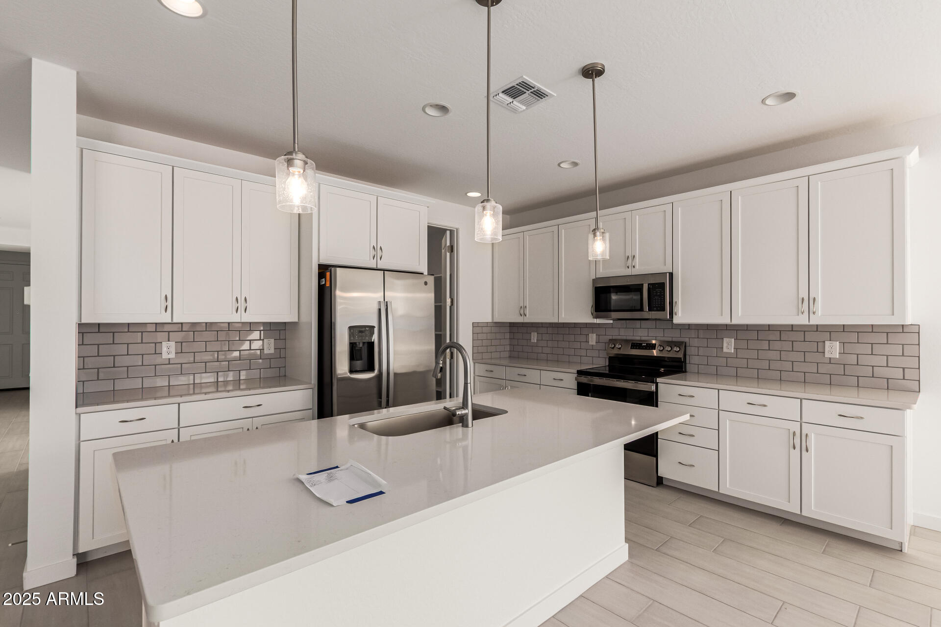 18676 E HELIAN Drive