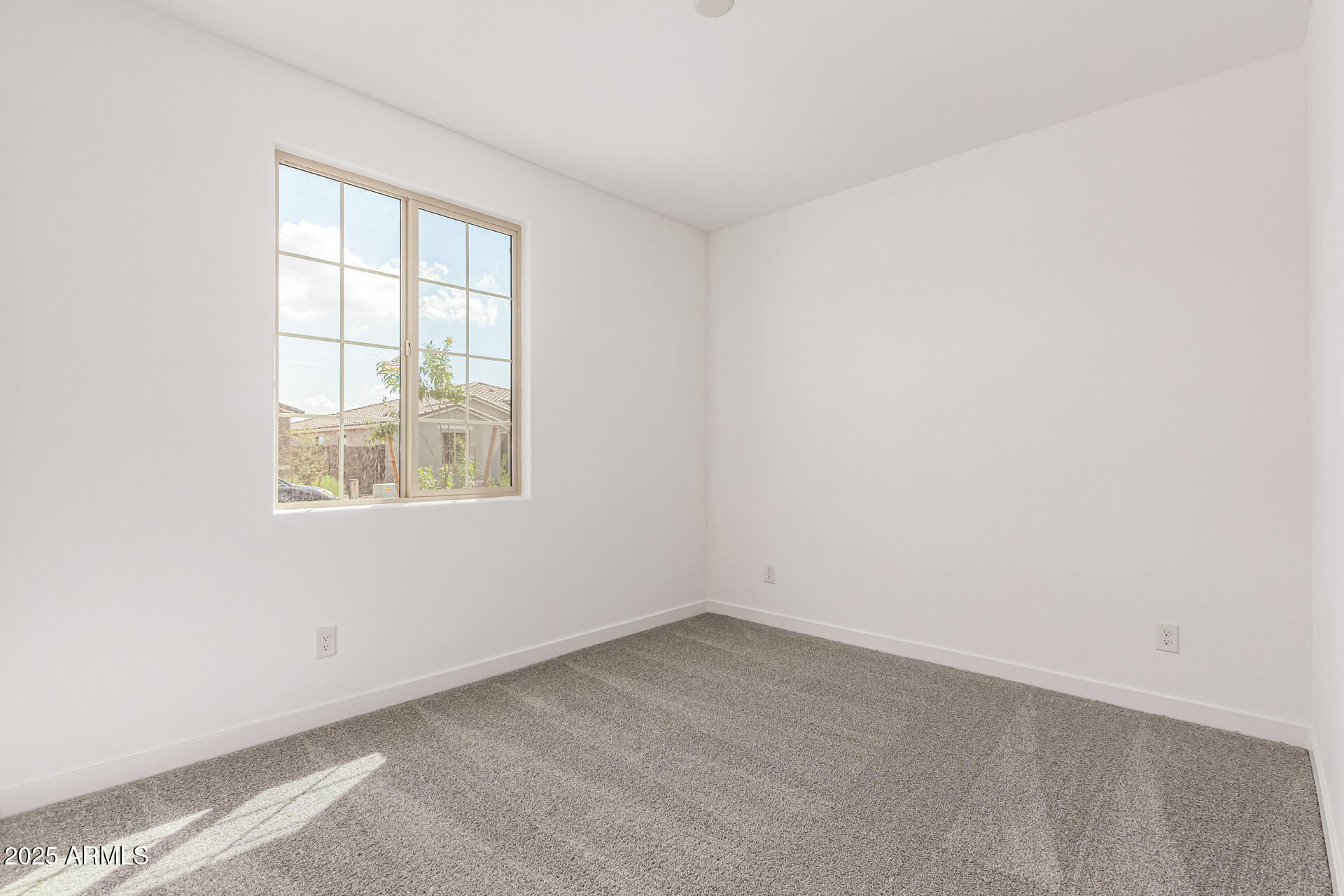 18676 E HELIAN Drive