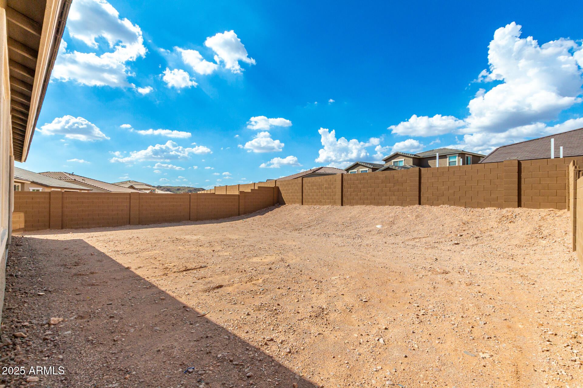 18676 E HELIAN Drive