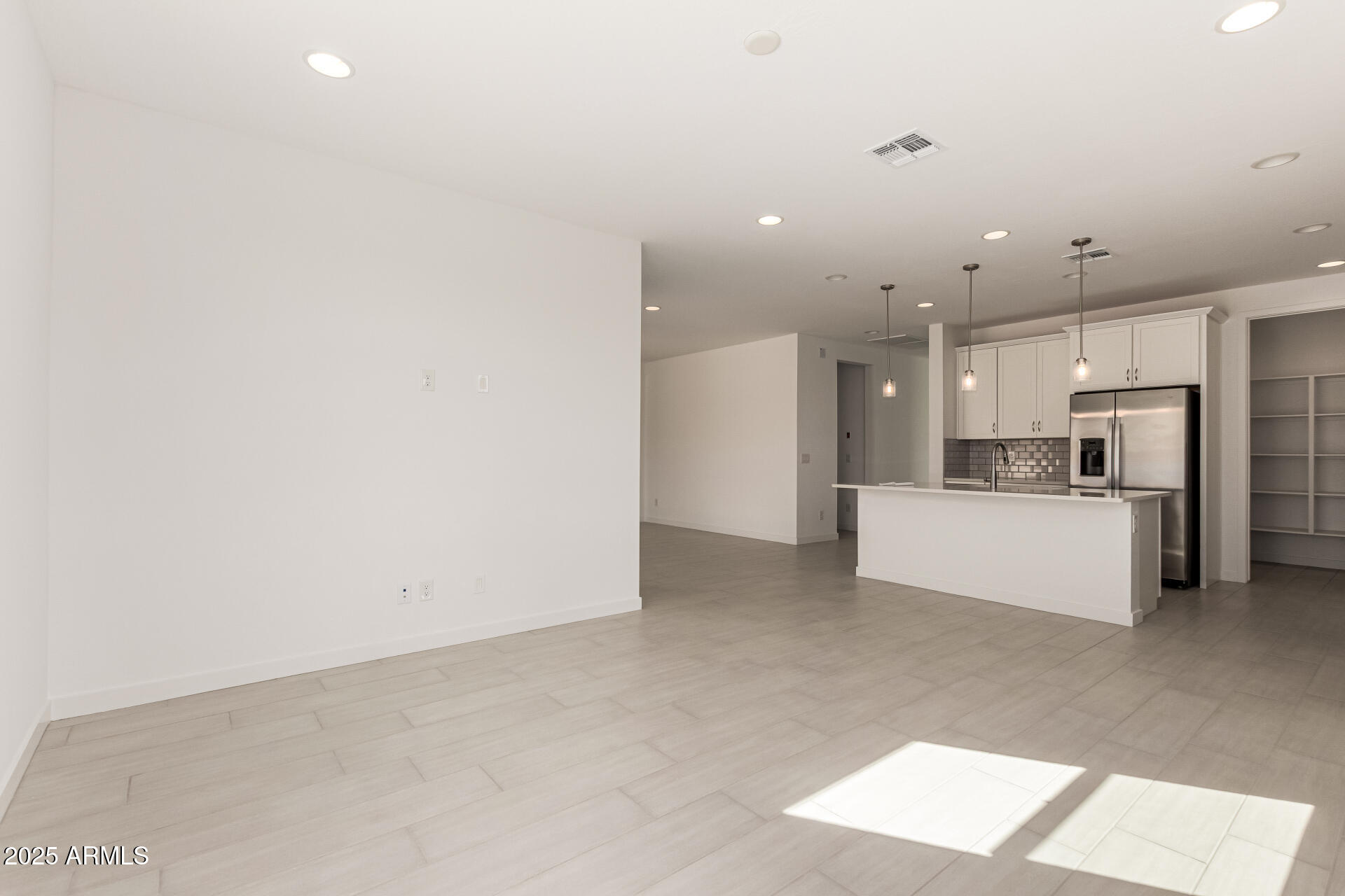 18676 E HELIAN Drive