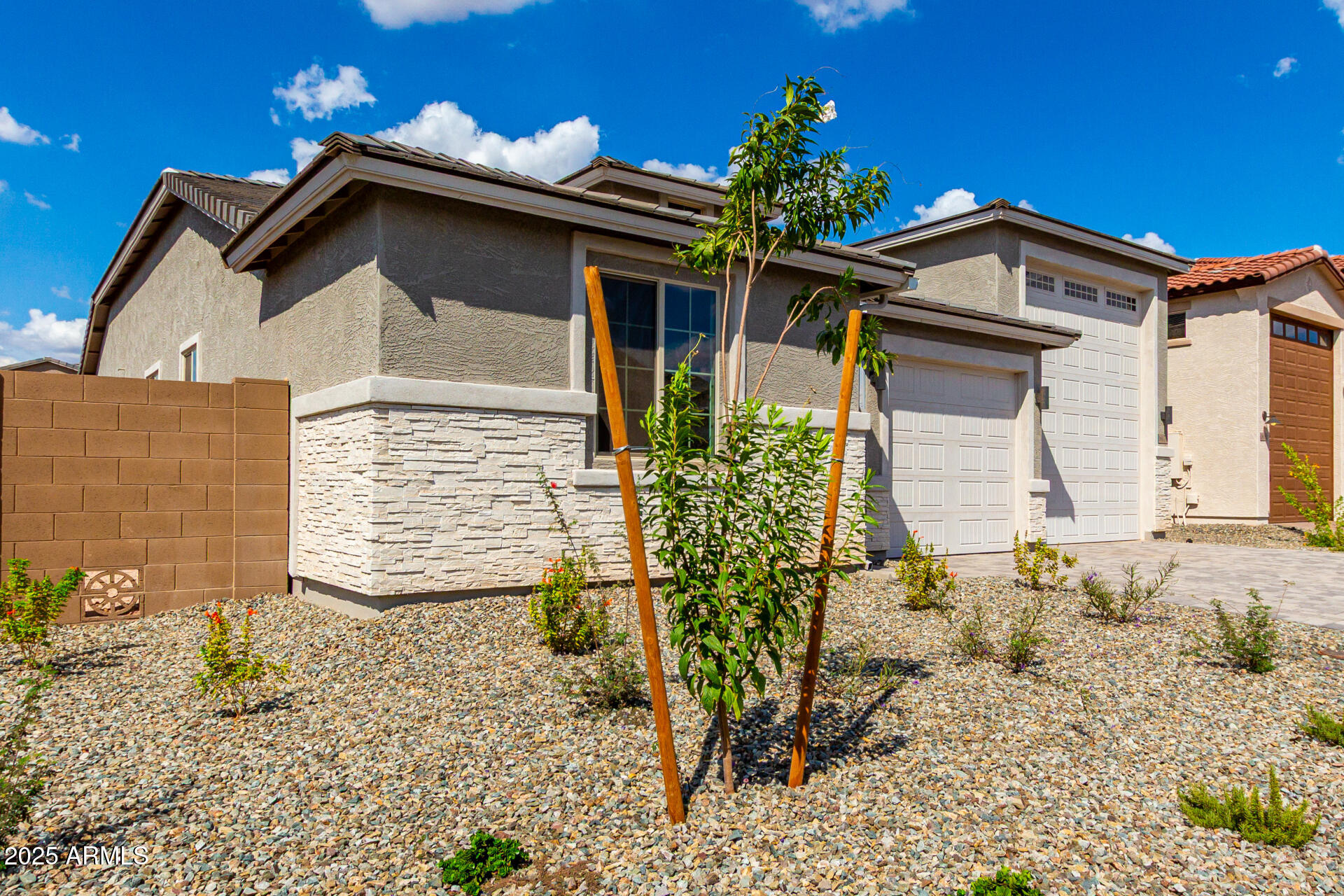 18676 E HELIAN Drive