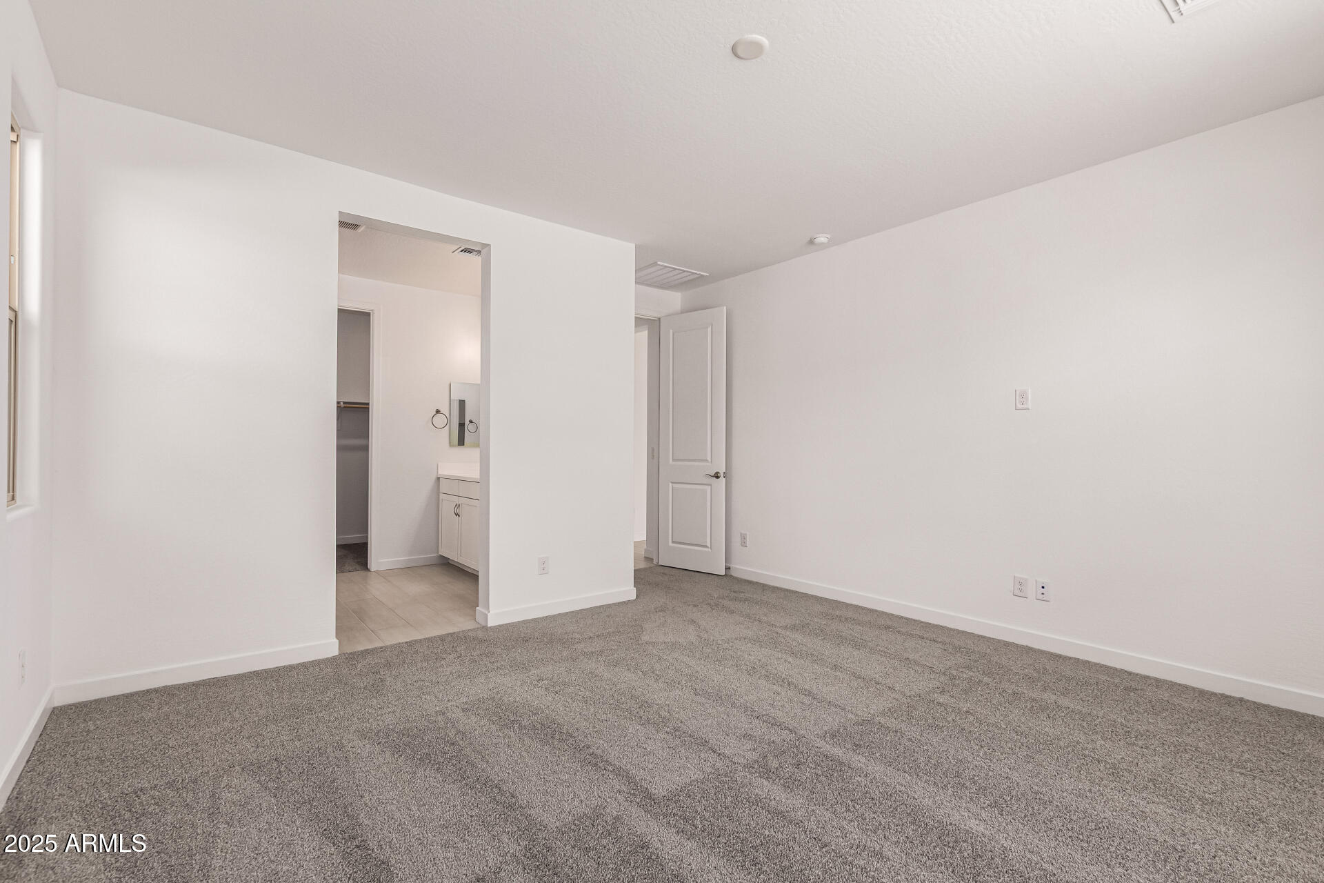 18676 E HELIAN Drive