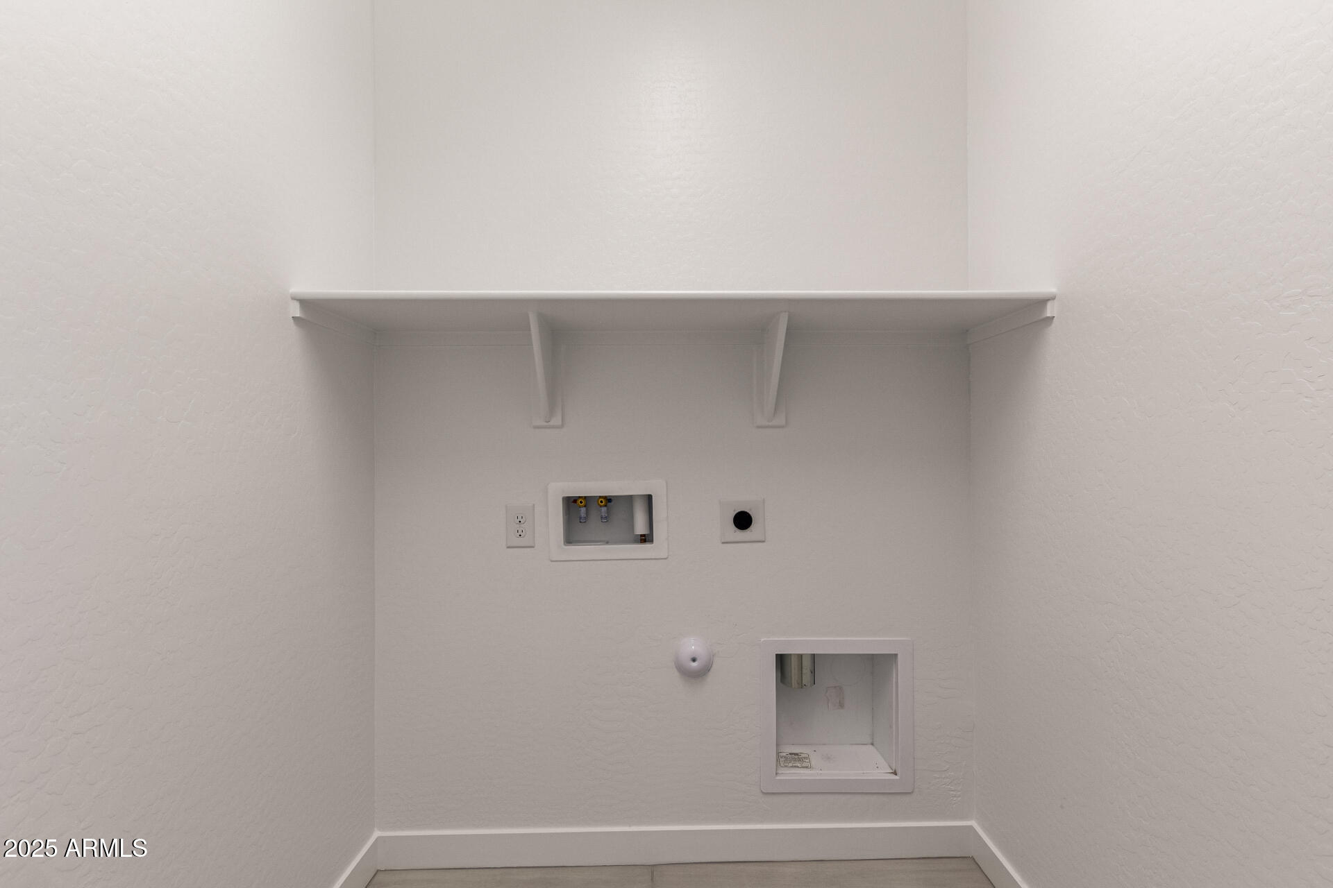 18676 E HELIAN Drive