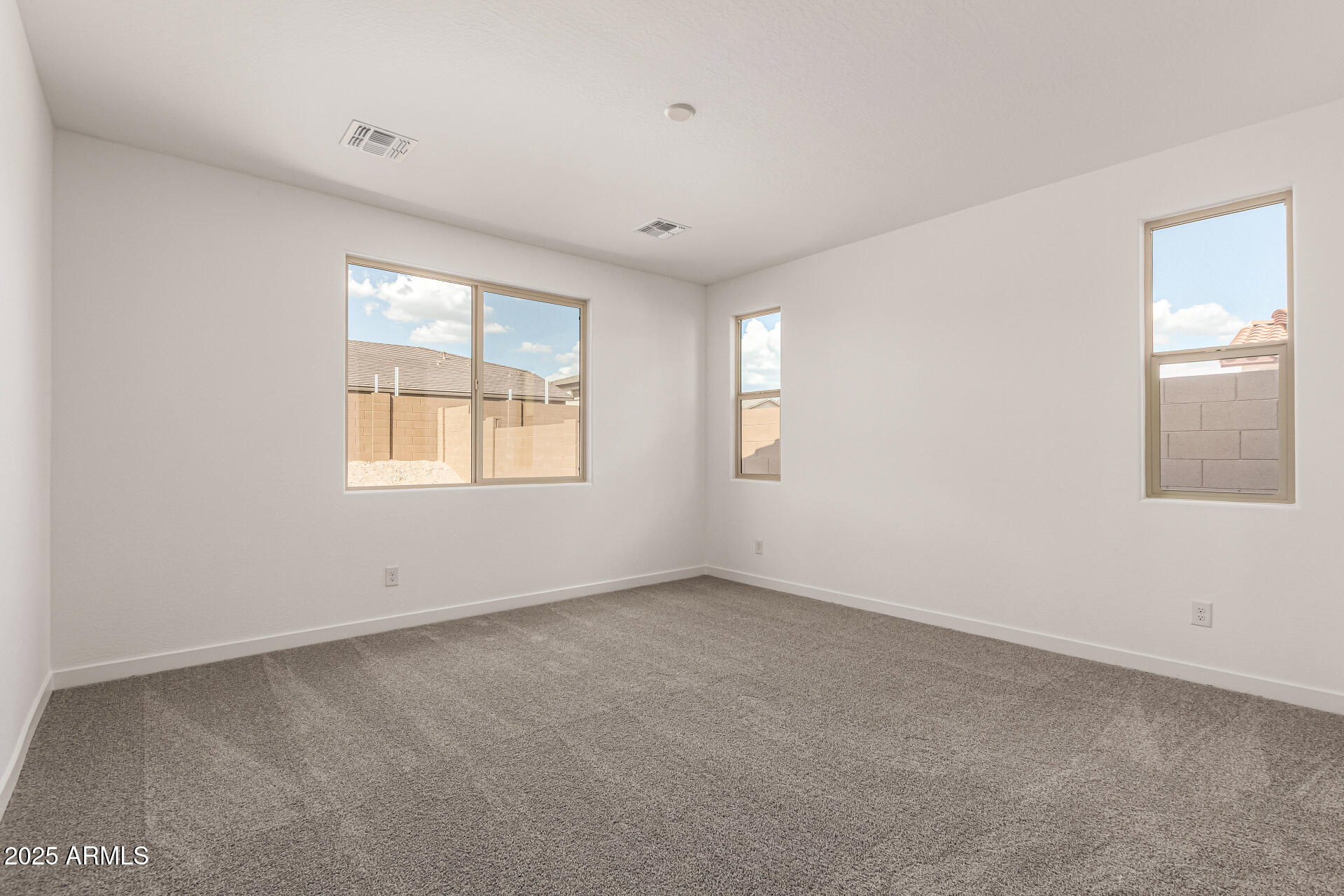 18676 E HELIAN Drive