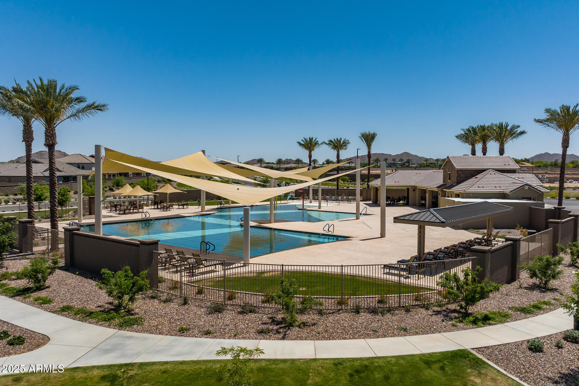 2847 W SHOW LOW Drive