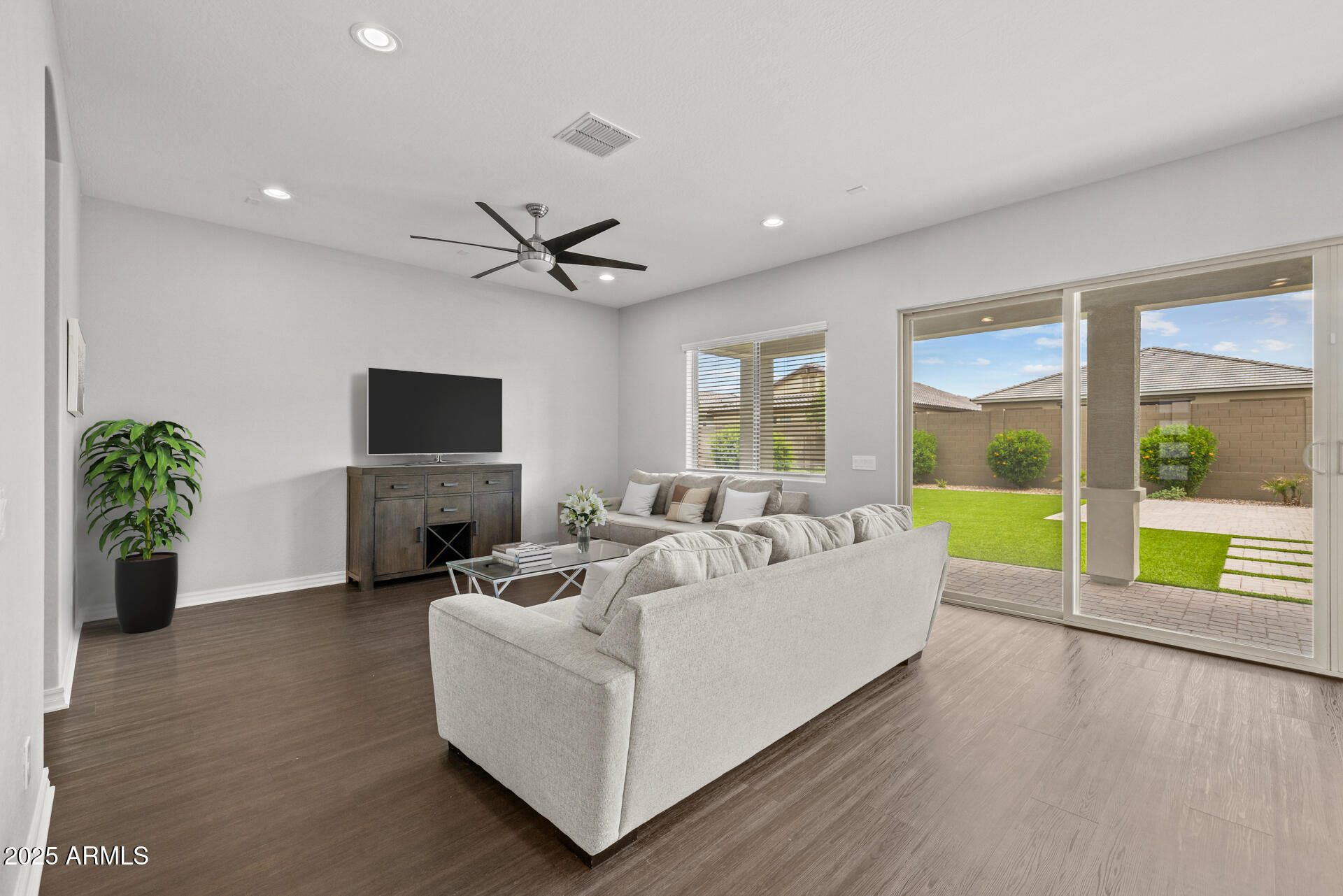 2847 W SHOW LOW Drive