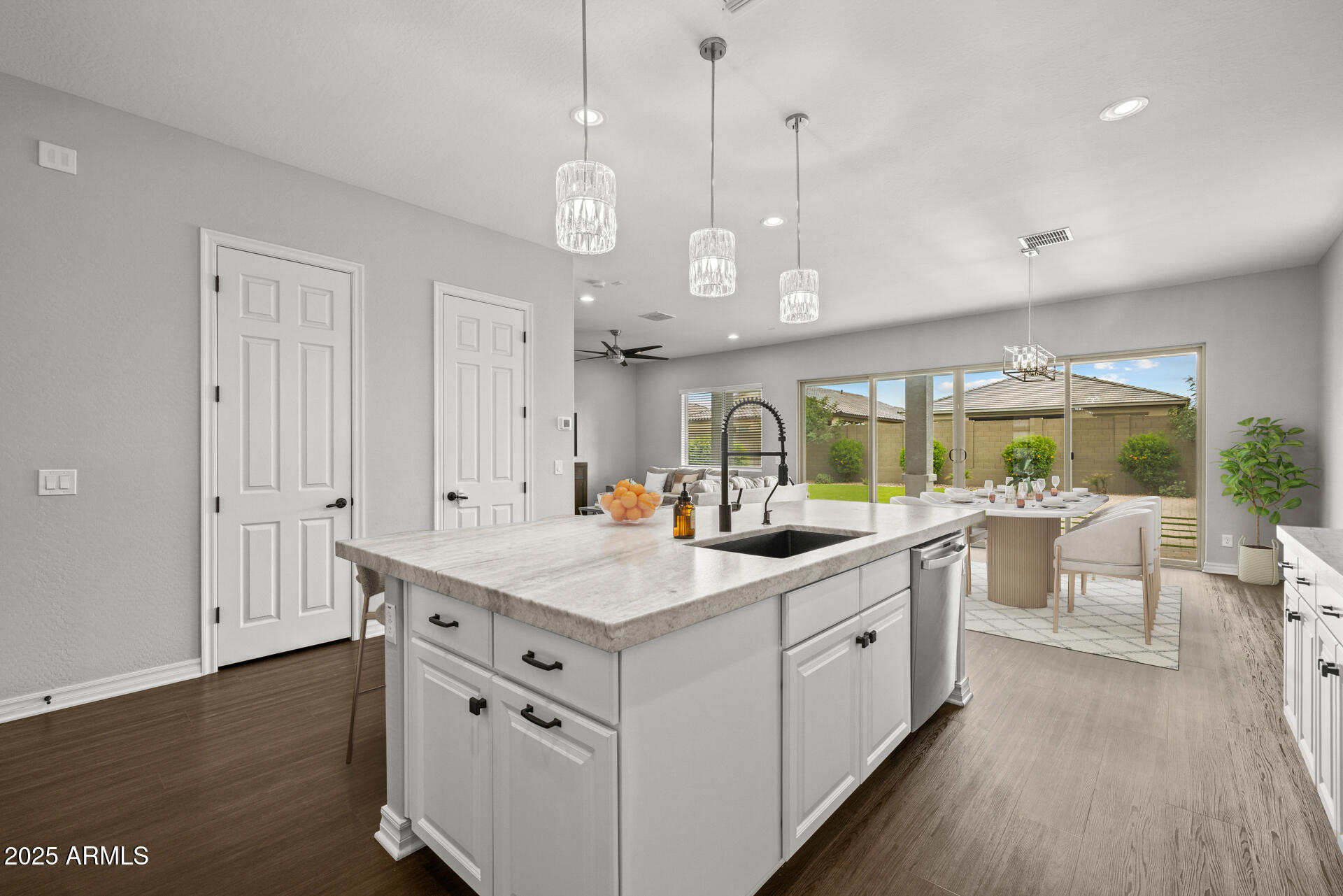 2847 W SHOW LOW Drive