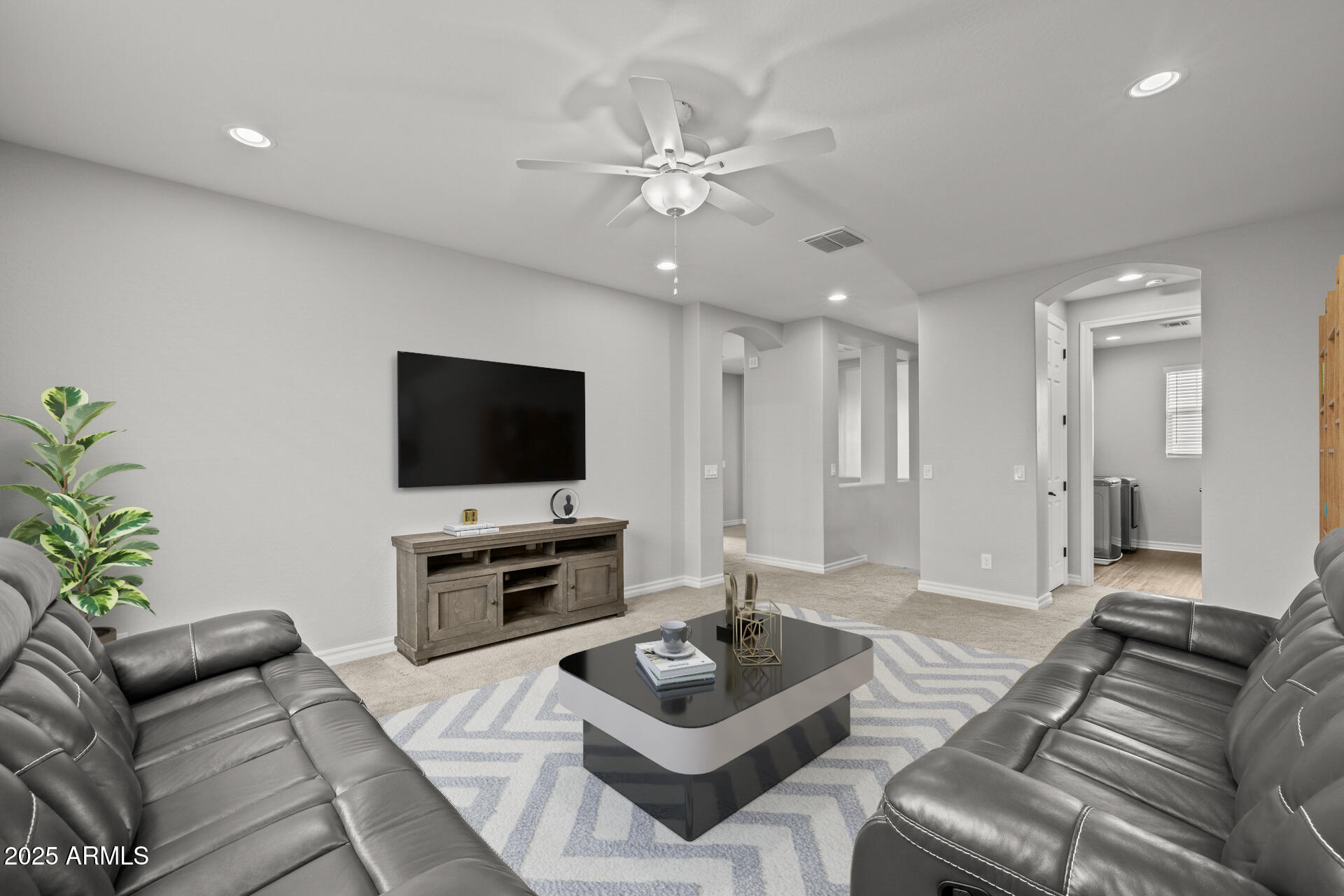 2847 W SHOW LOW Drive