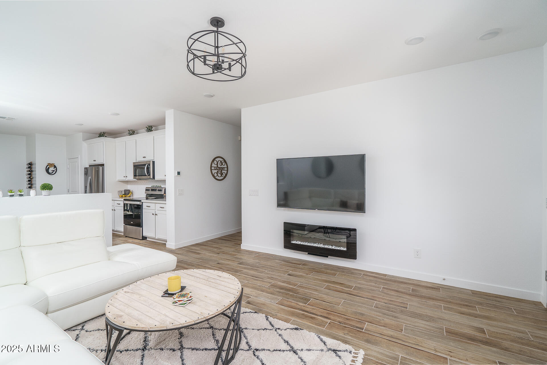 17072 W ALICE Avenue