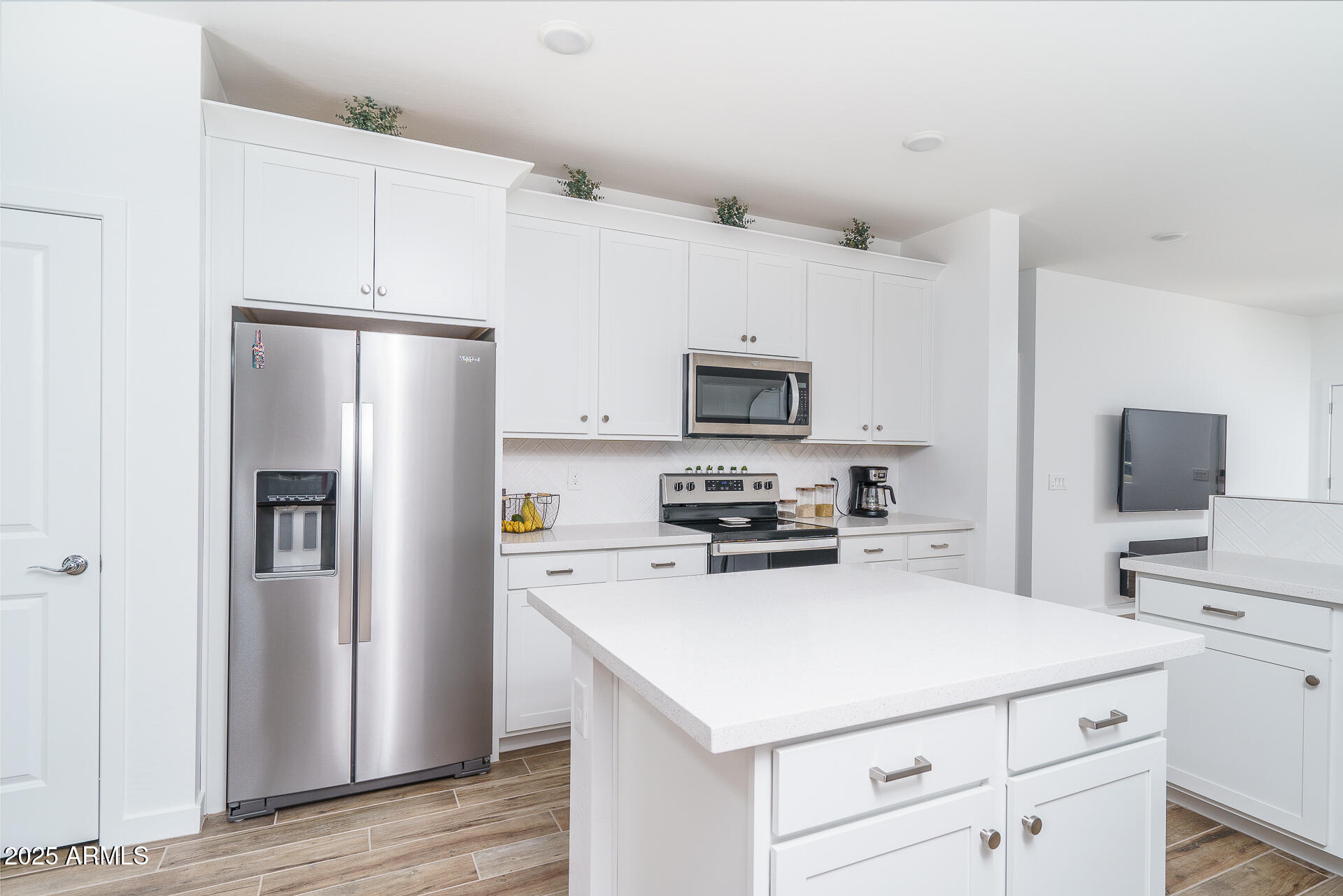 17072 W ALICE Avenue