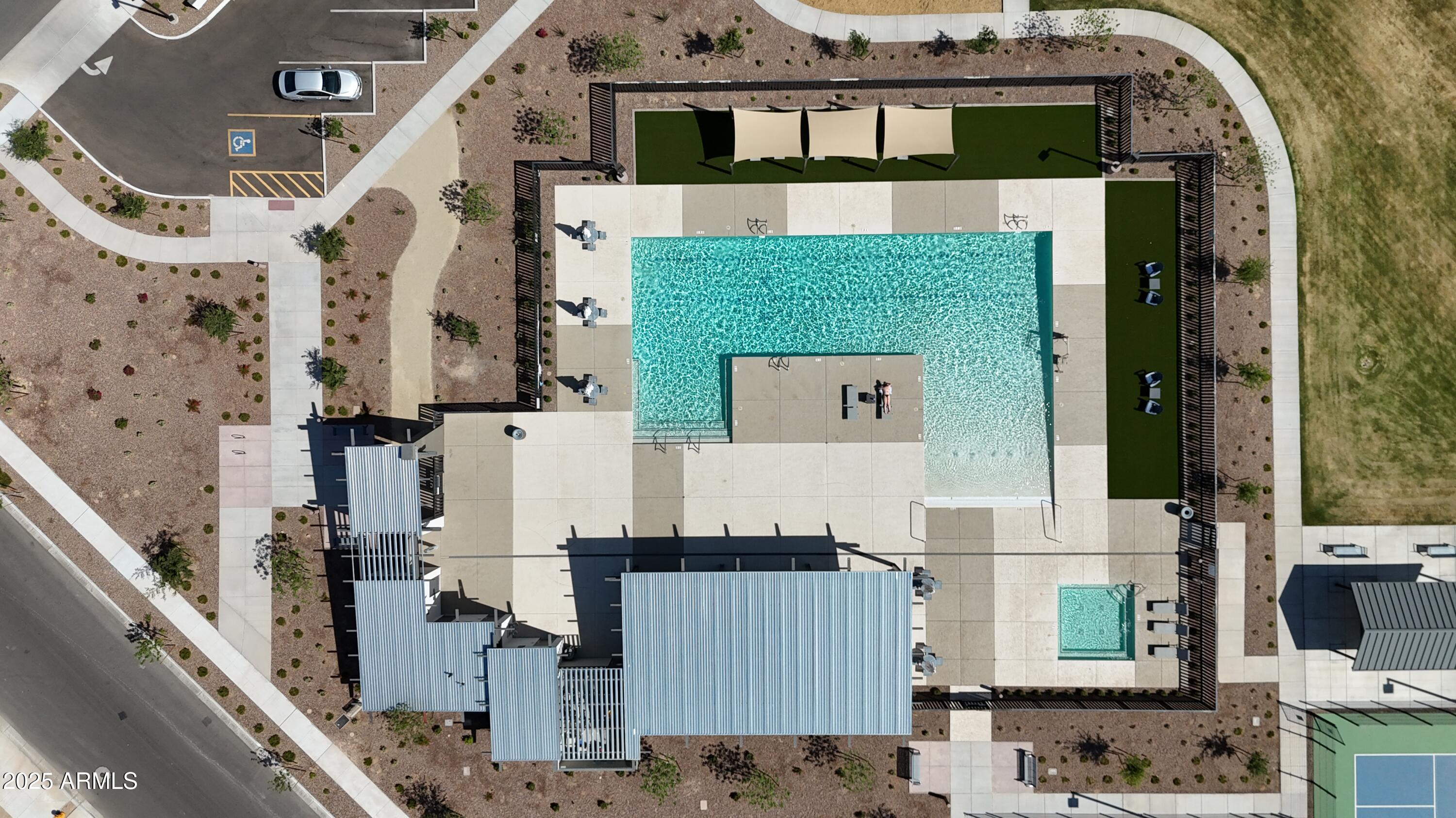 15824 W MIAMI Street