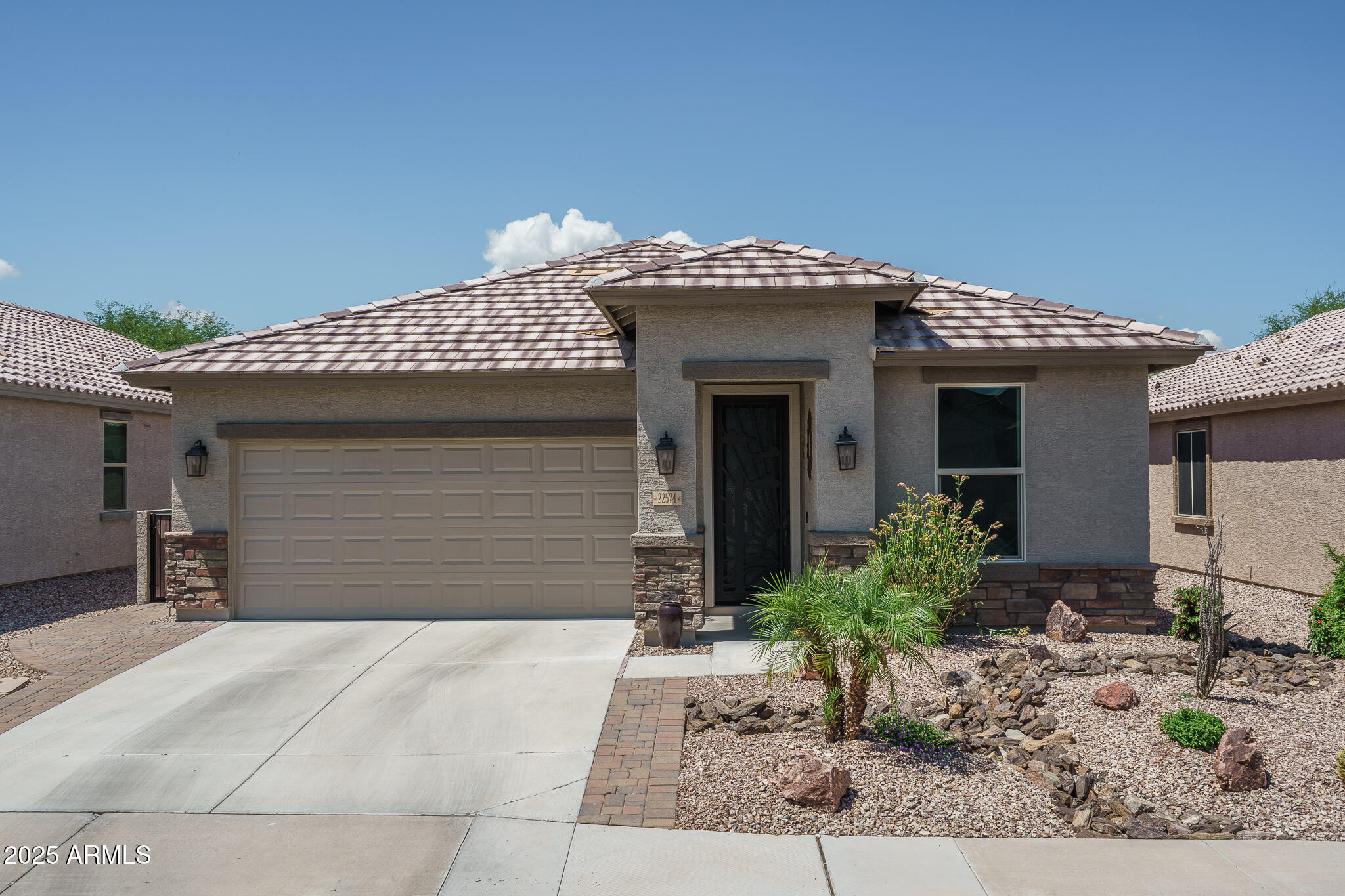 22574 W MOONLIGHT Path