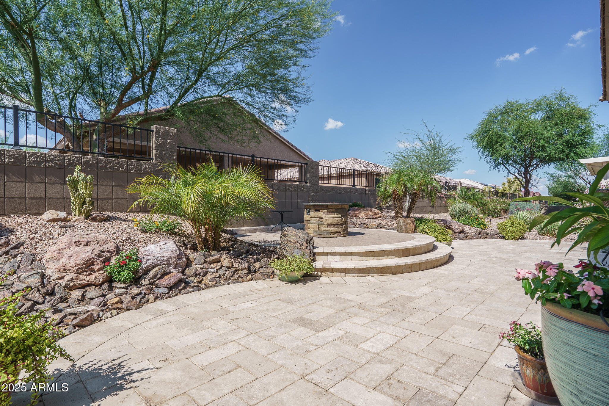 22574 W MOONLIGHT Path